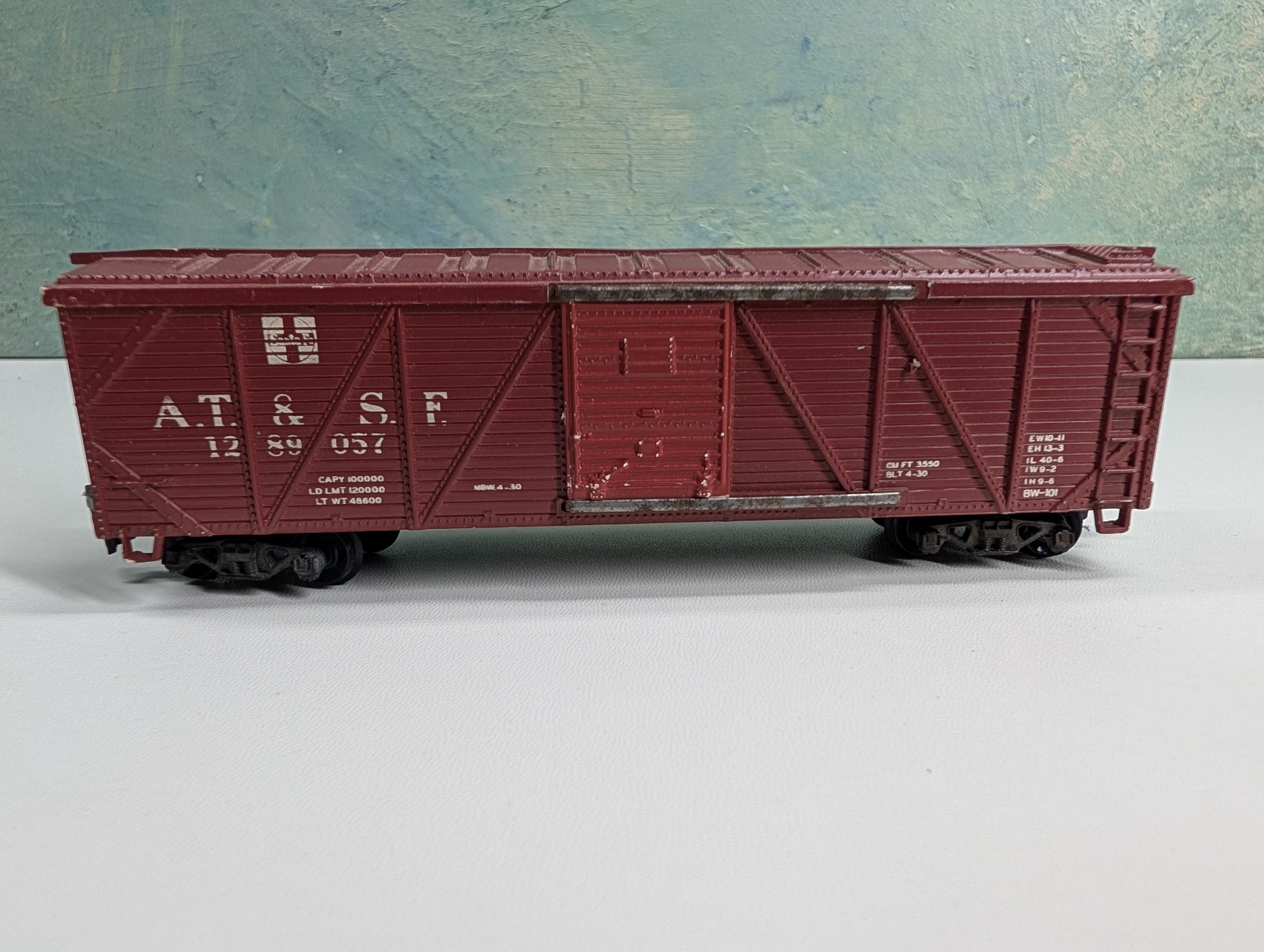 USED Varney HO Scale 42' Wooden Box Car Santa Fe ATSF #1289057