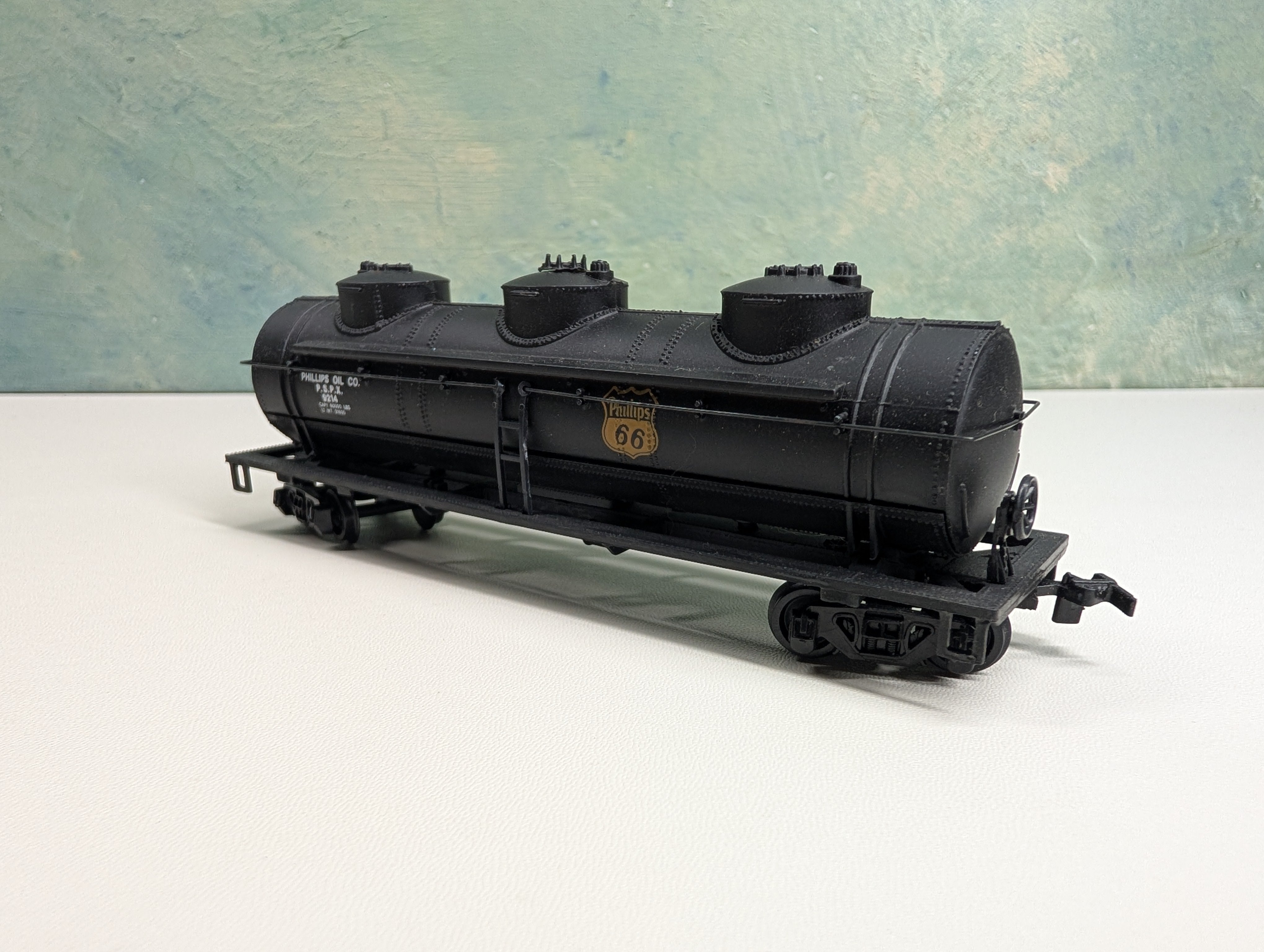 USED HO Scale Triple Dome Tank Car Phillips Oil PSPX #9214