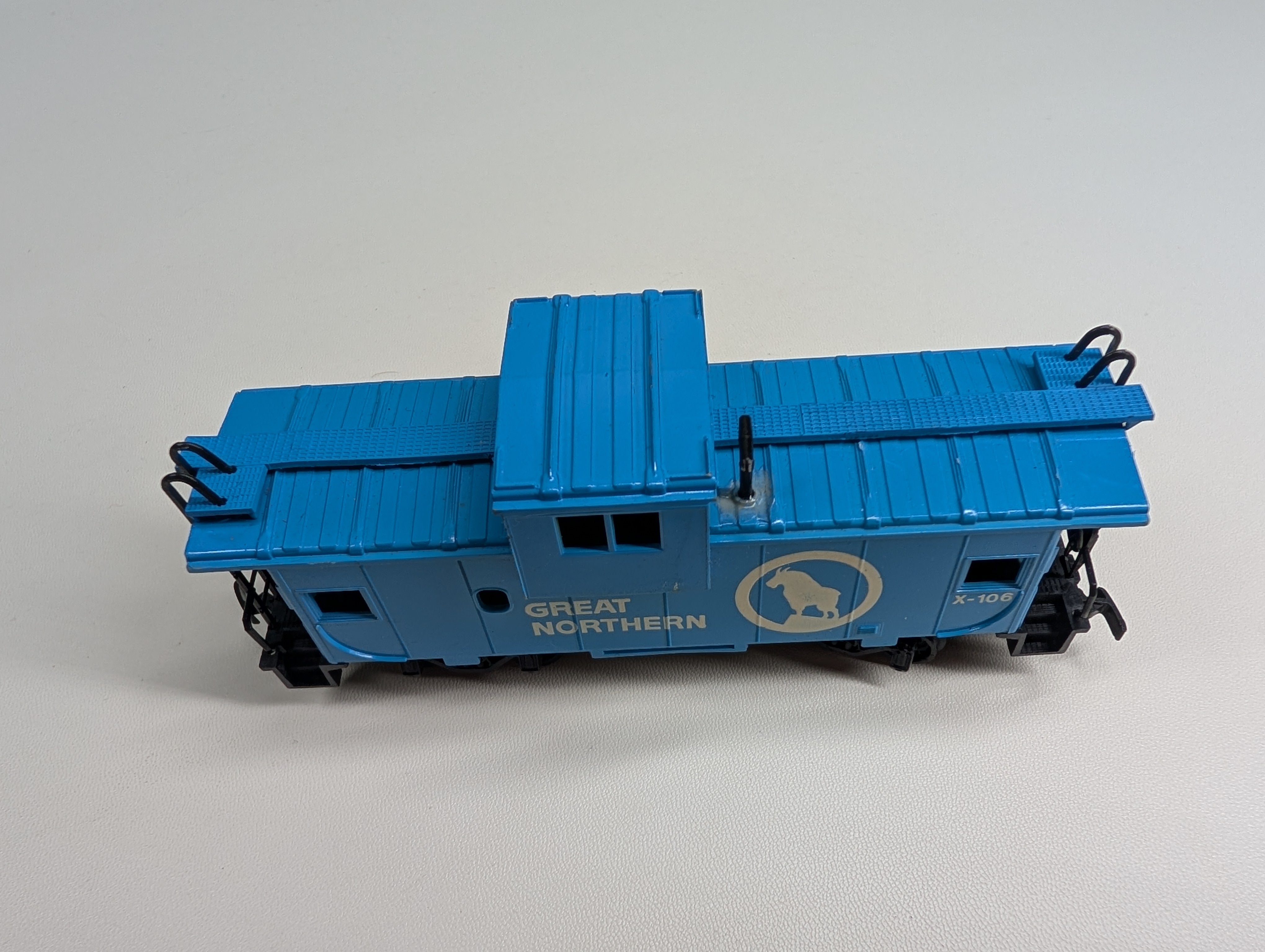 USED Bachmann HO Scale Caboose Great Northern #X-106