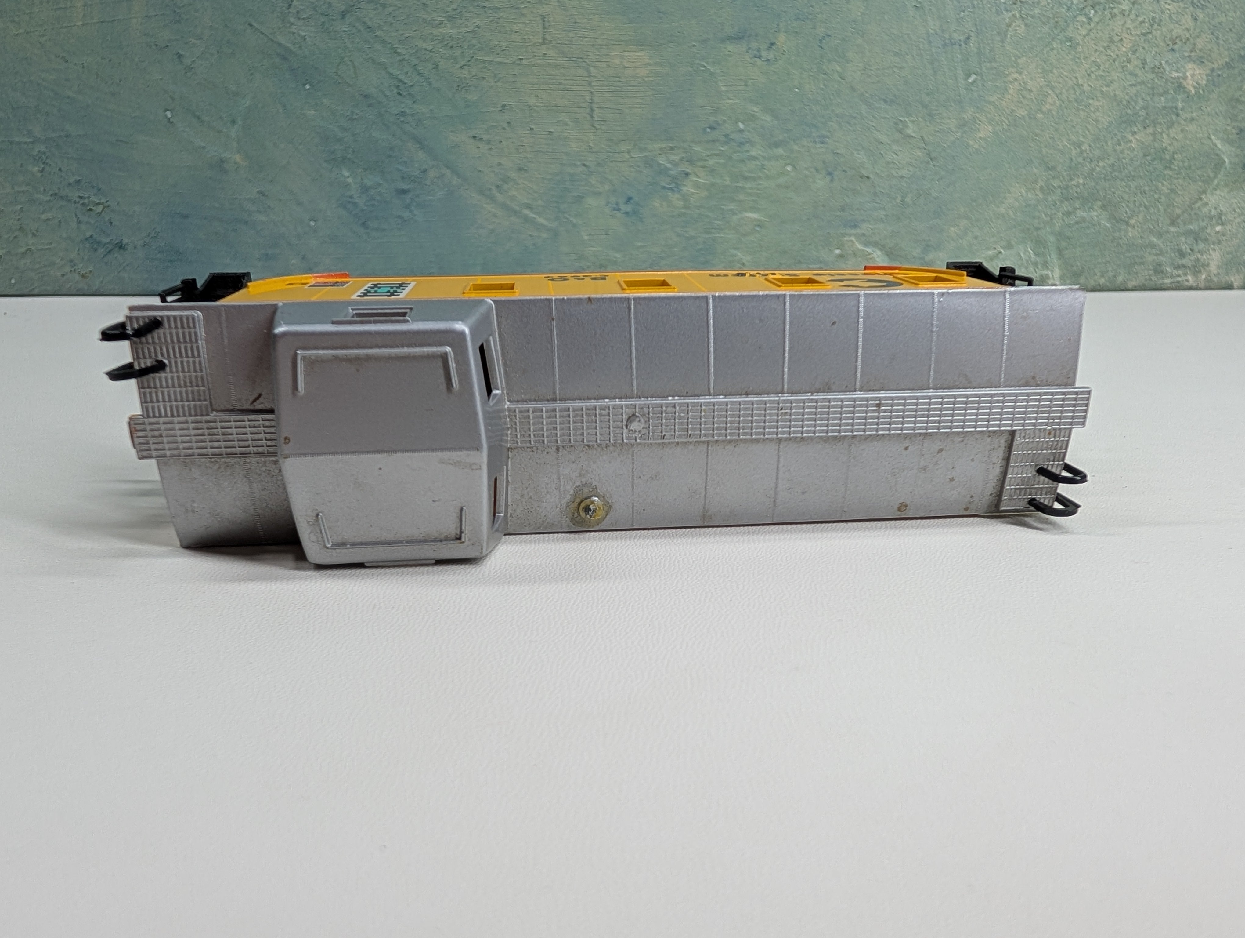 USED Bachmann HO Scale Caboose Chessie System B&O #C-3963 Metal Wheels