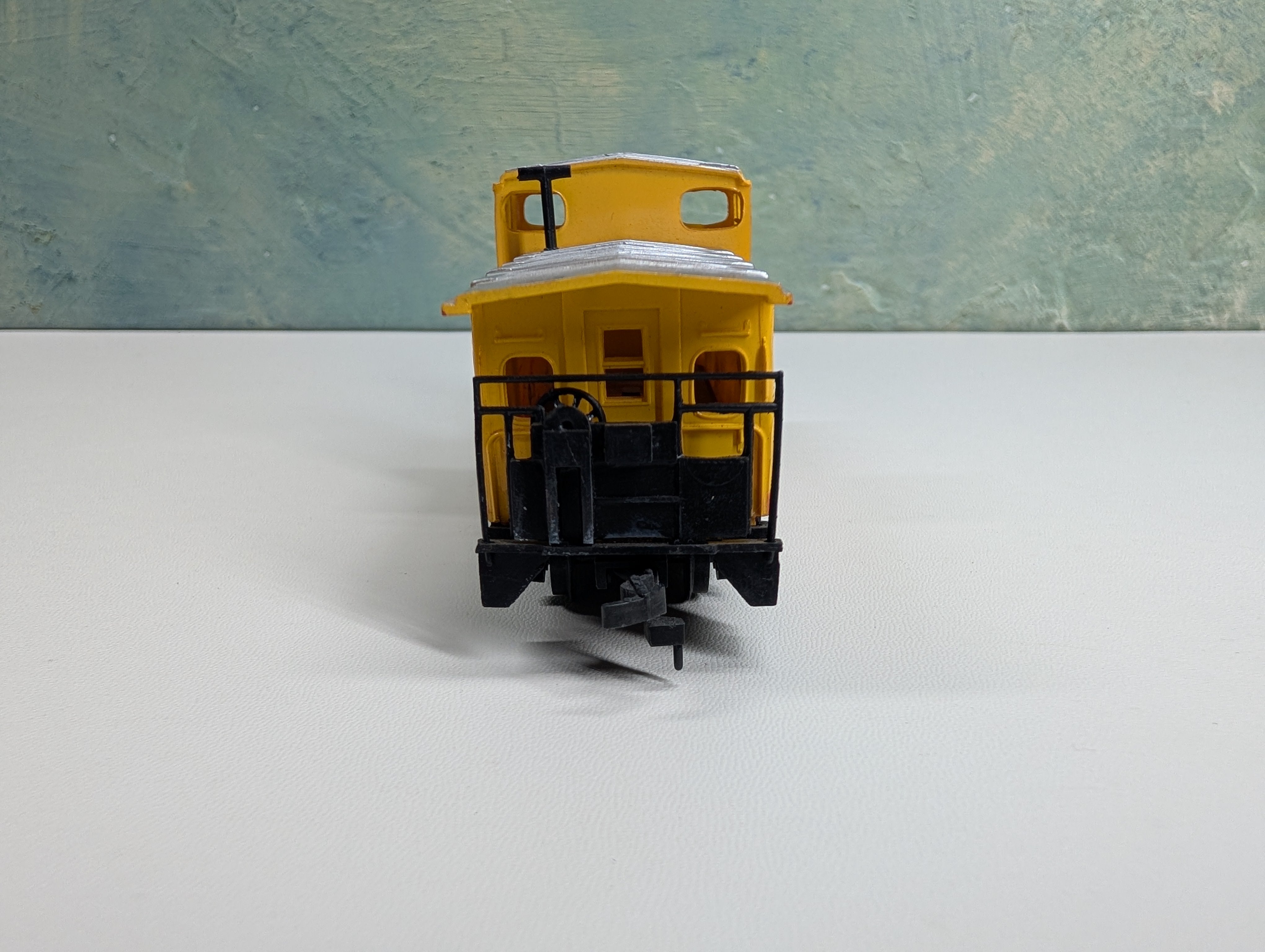 USED Bachmann HO Scale Caboose Chessie System B&O #C-3966