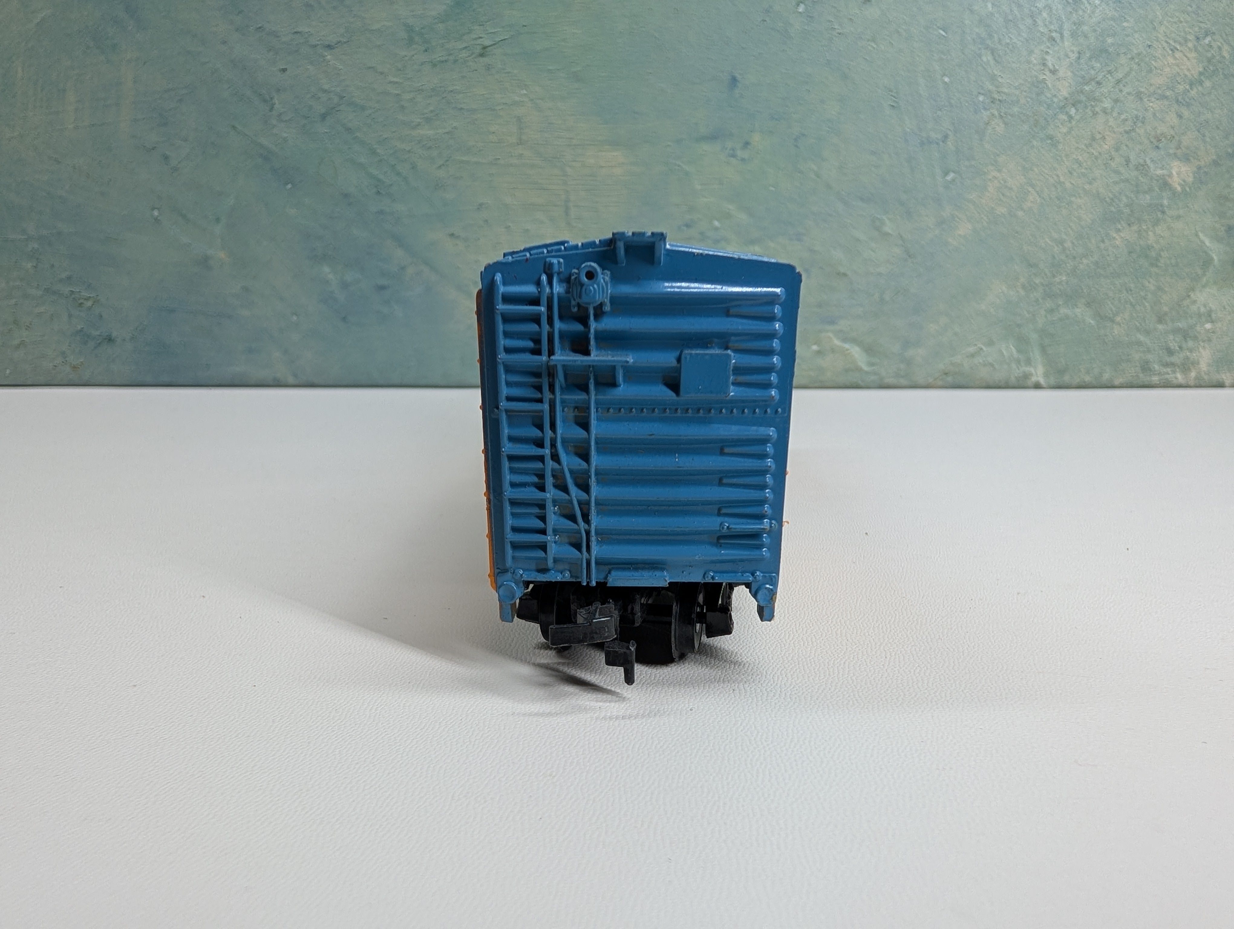 USED Tyco HO Scale 40' Livestock Cattle Car Laramie LNP&W #53412