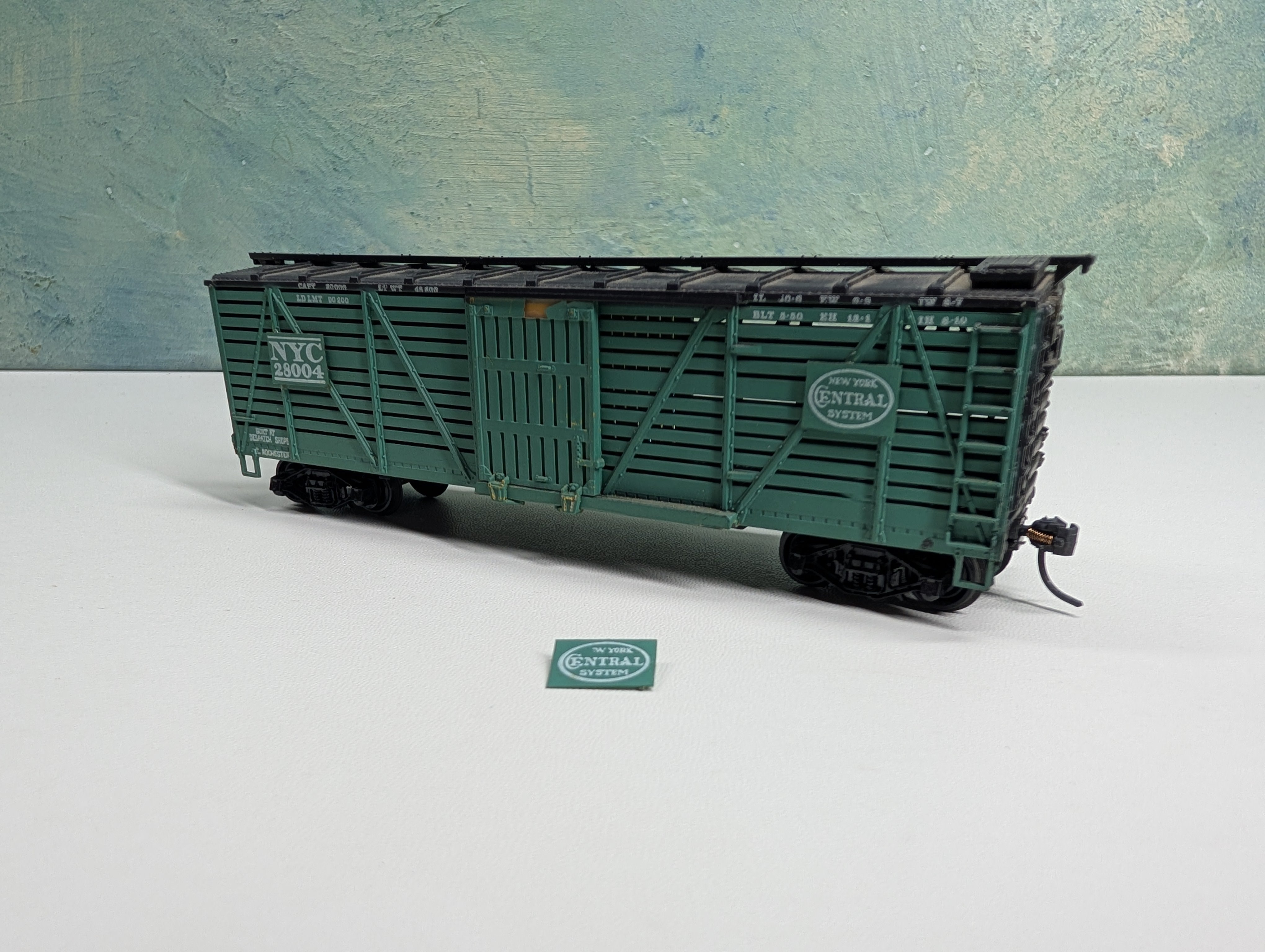 USED TRAIN MINIATURE HO Scale 40' Livestock Cattle Car New York Central NYC #28004
