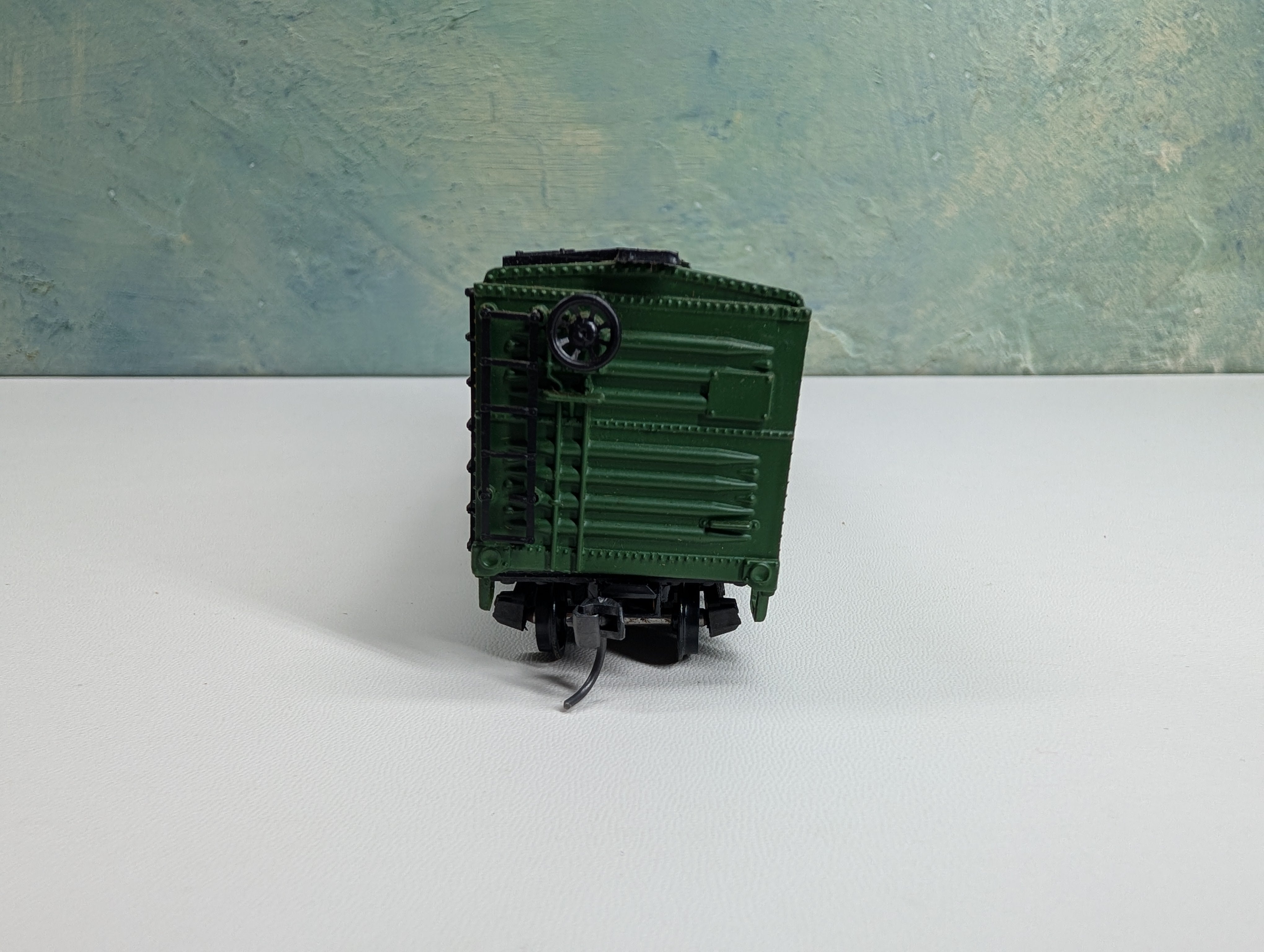 USED AHM HO Scale 40' Livestock Cattle Car Chicago & North Western CNW #14373