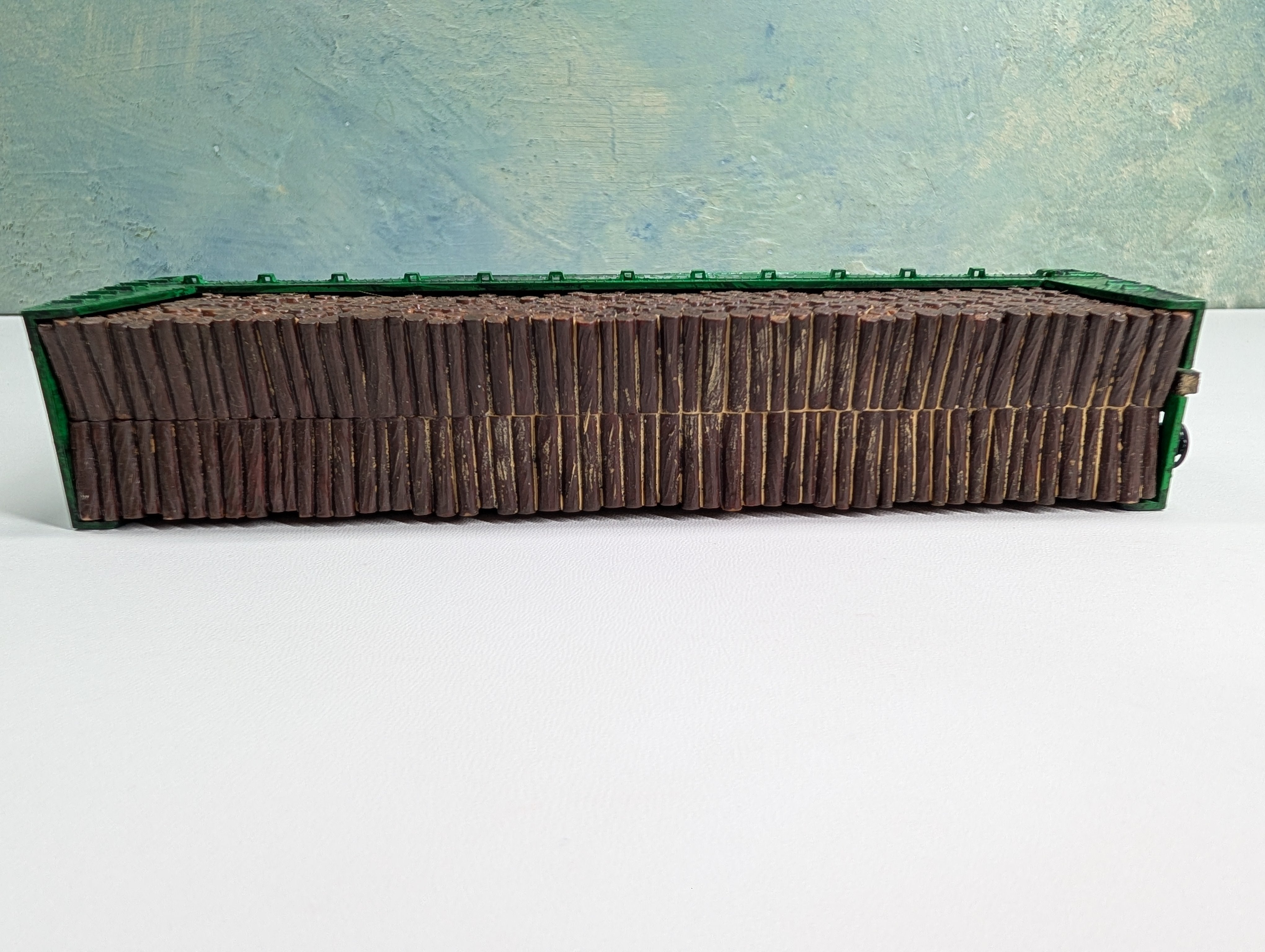 USED Tyco HO Scale Bulkhead Flat Car w/ Pulpwood Great Northern Weathered