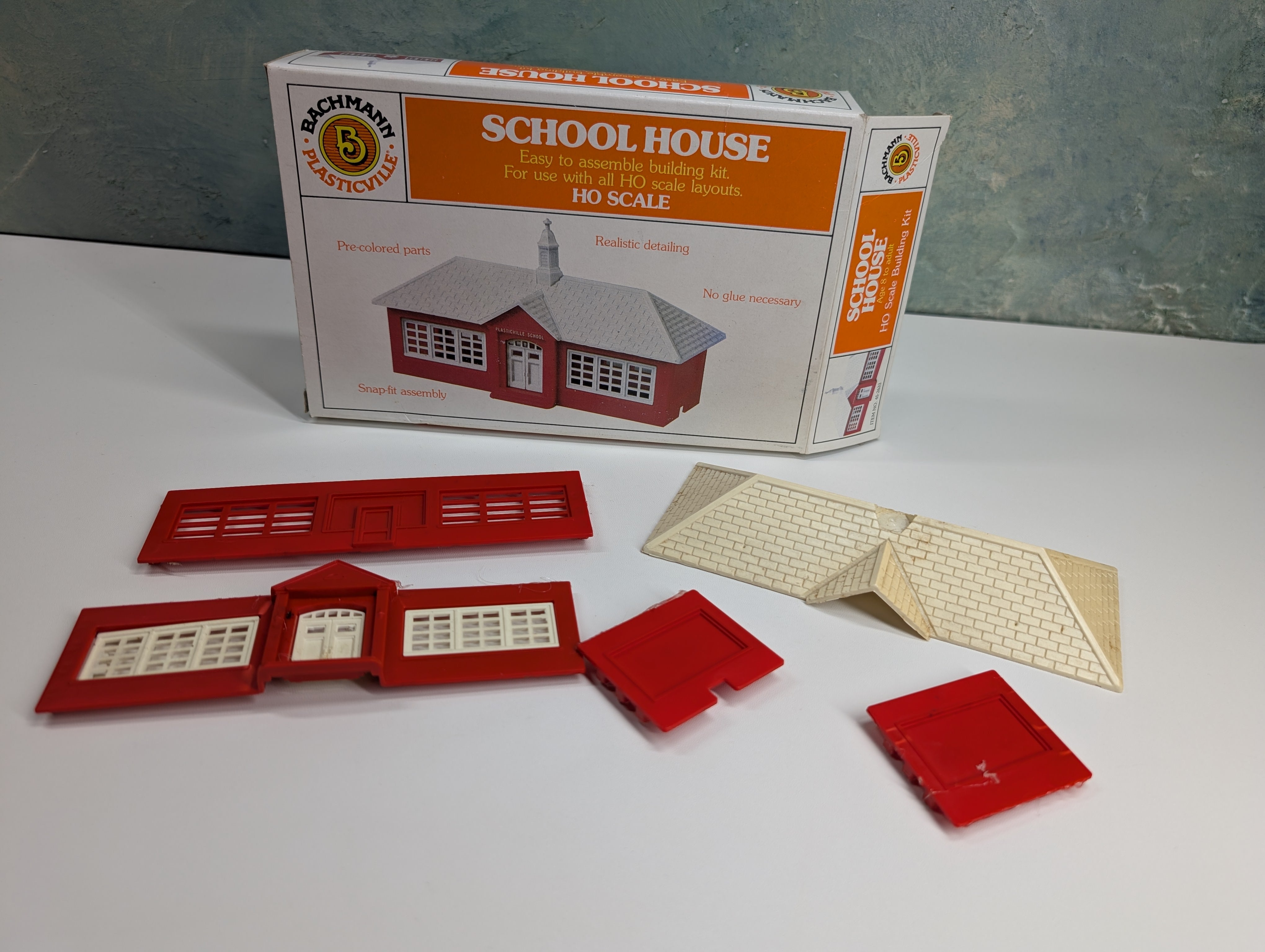 USED Bachmann HO Scale School House KIT