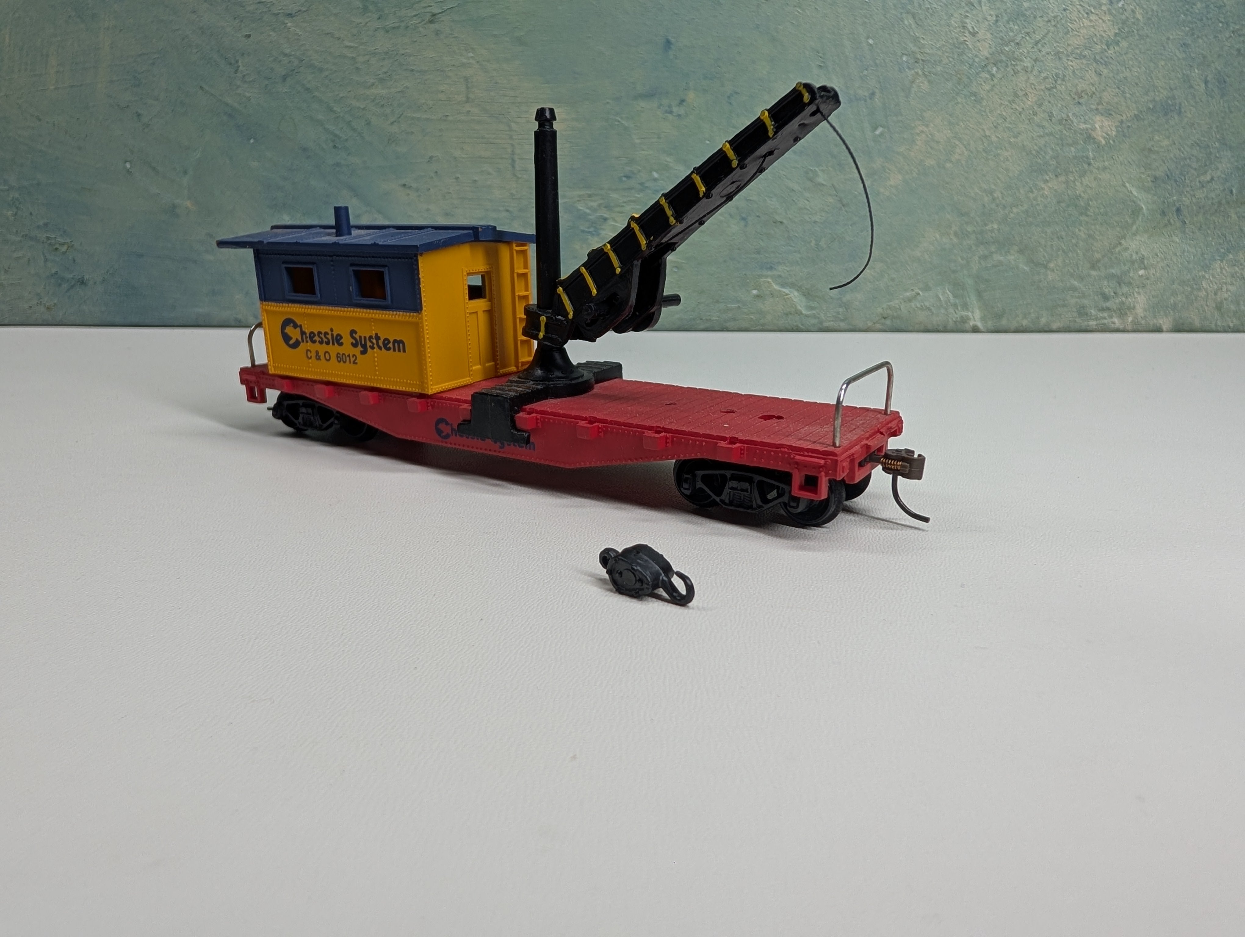 USED Model Power HO Scale Work Caboose with Crane Chessie System C&O #6012