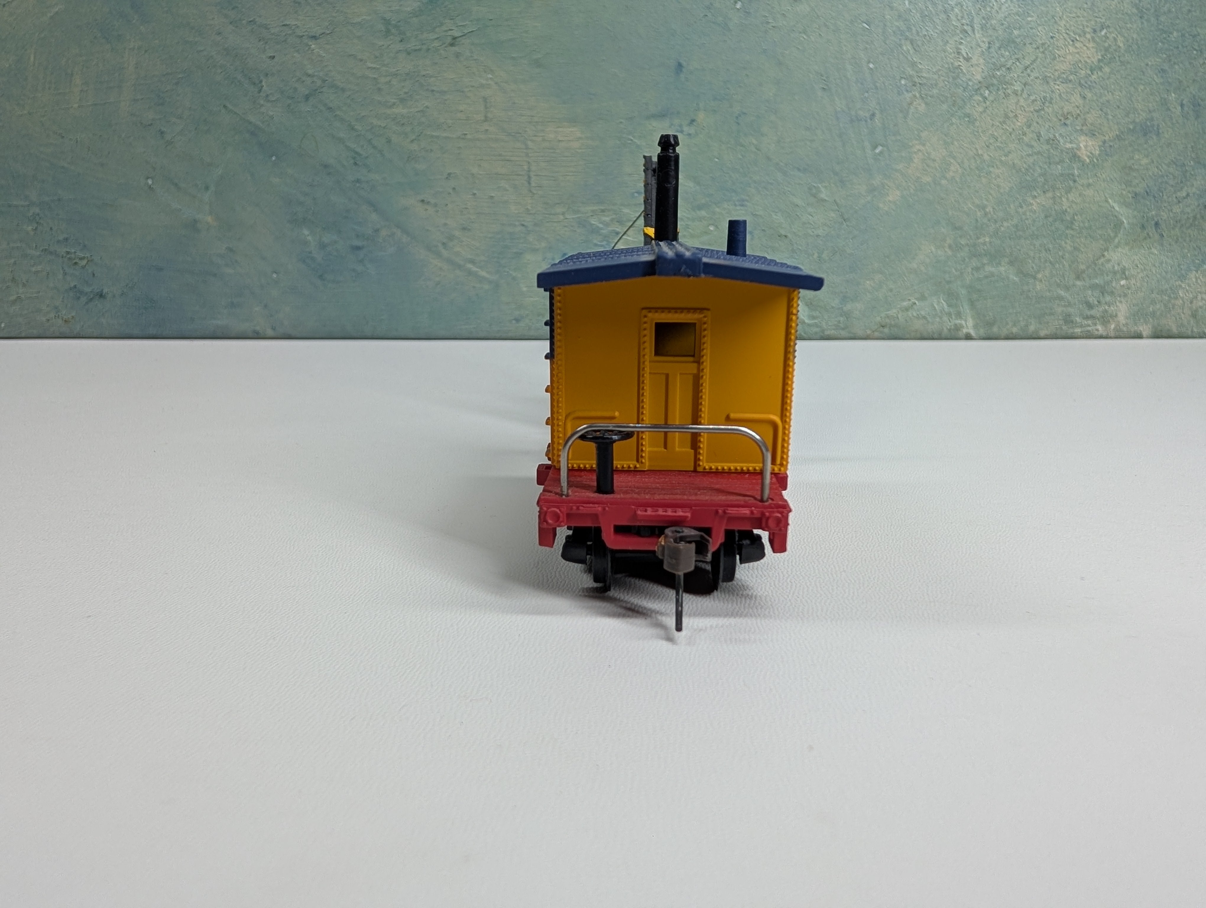 USED Model Power HO Scale Work Caboose with Crane Chessie System C&O #6012