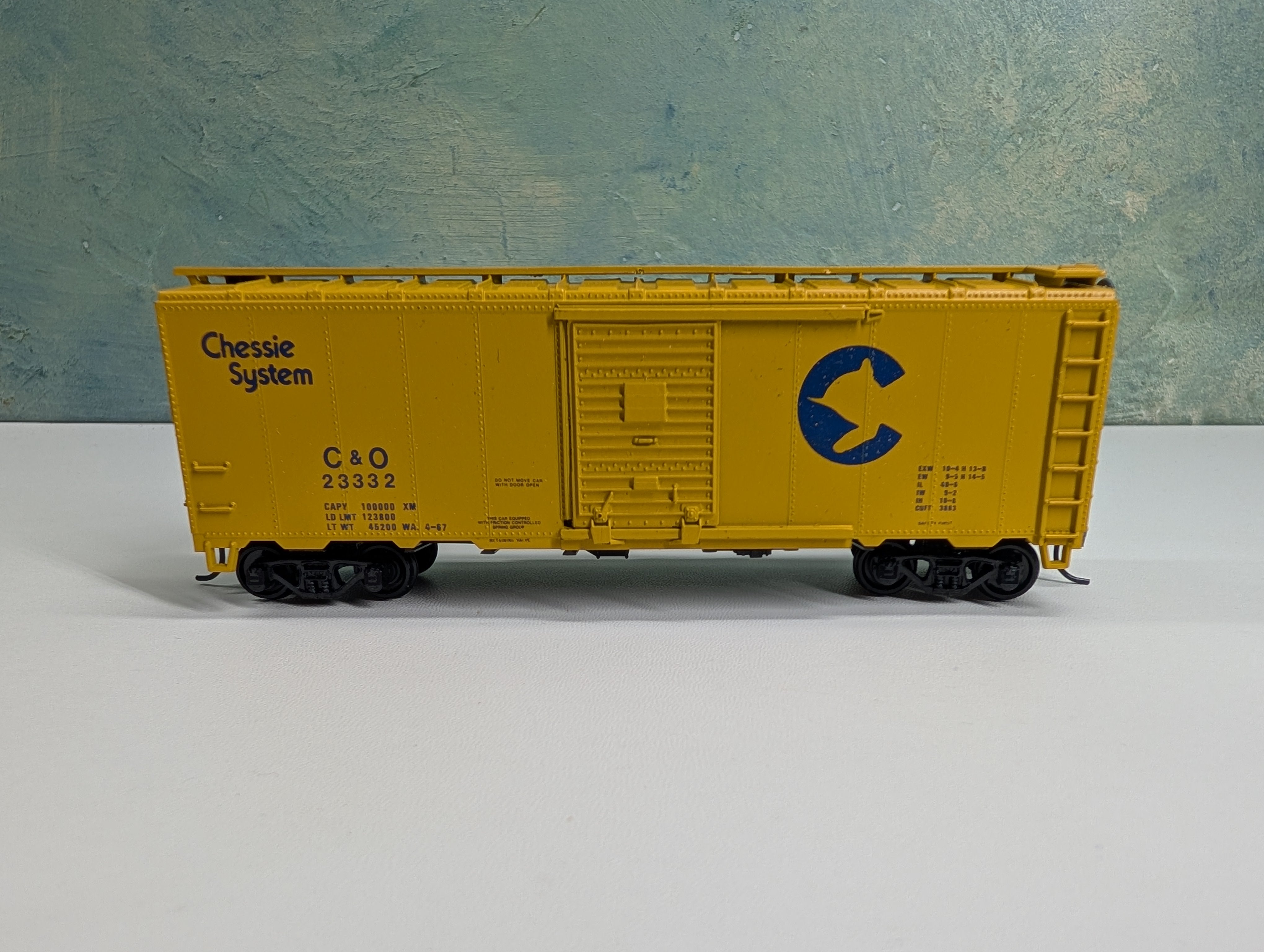 USED Athearn HO Scale 40' Box Car Chessie System C&O #23332 Bev-Bel