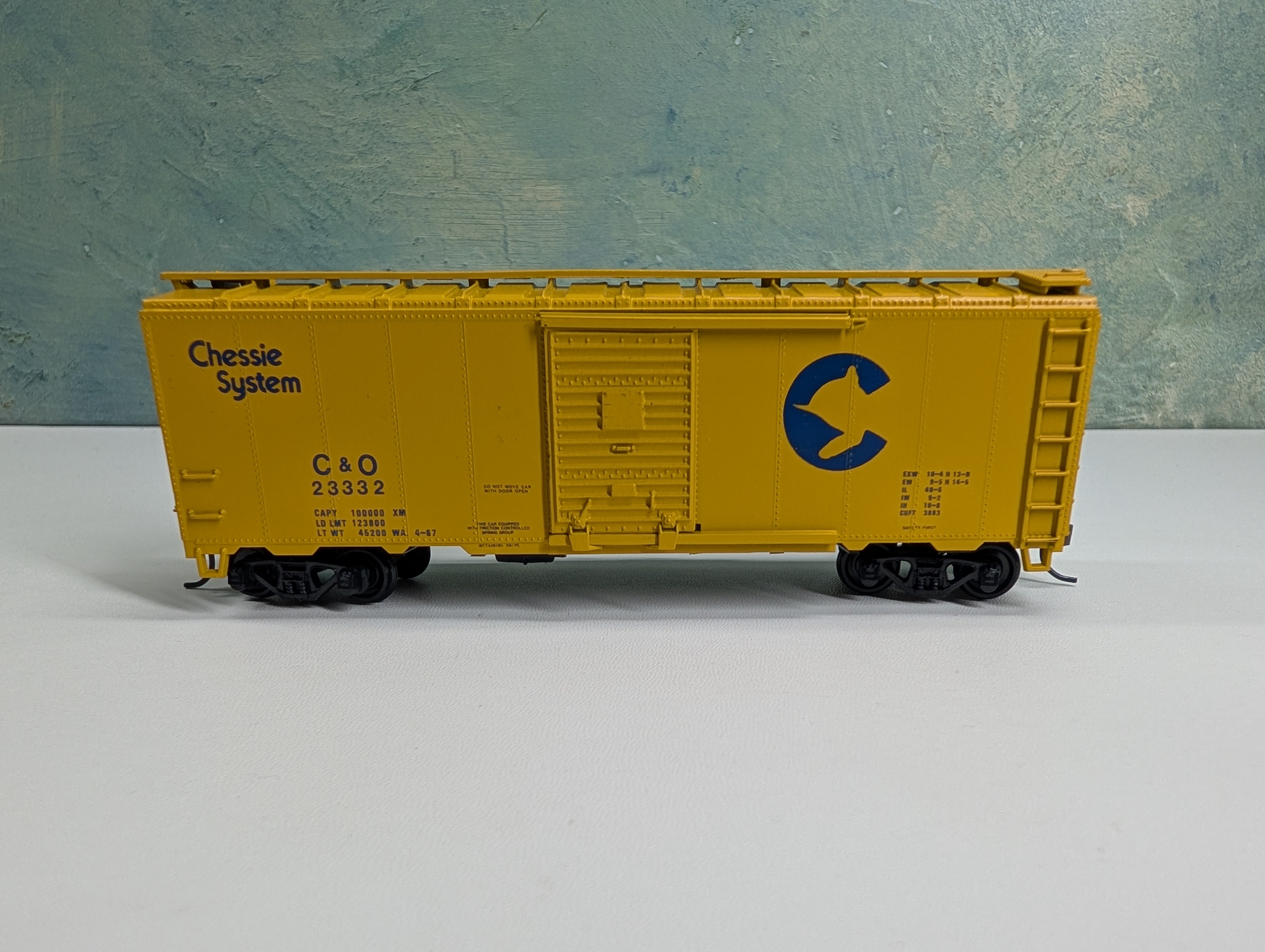 USED Athearn HO Scale 40' Box Car Chessie System C&O #23332 Bev-Bel