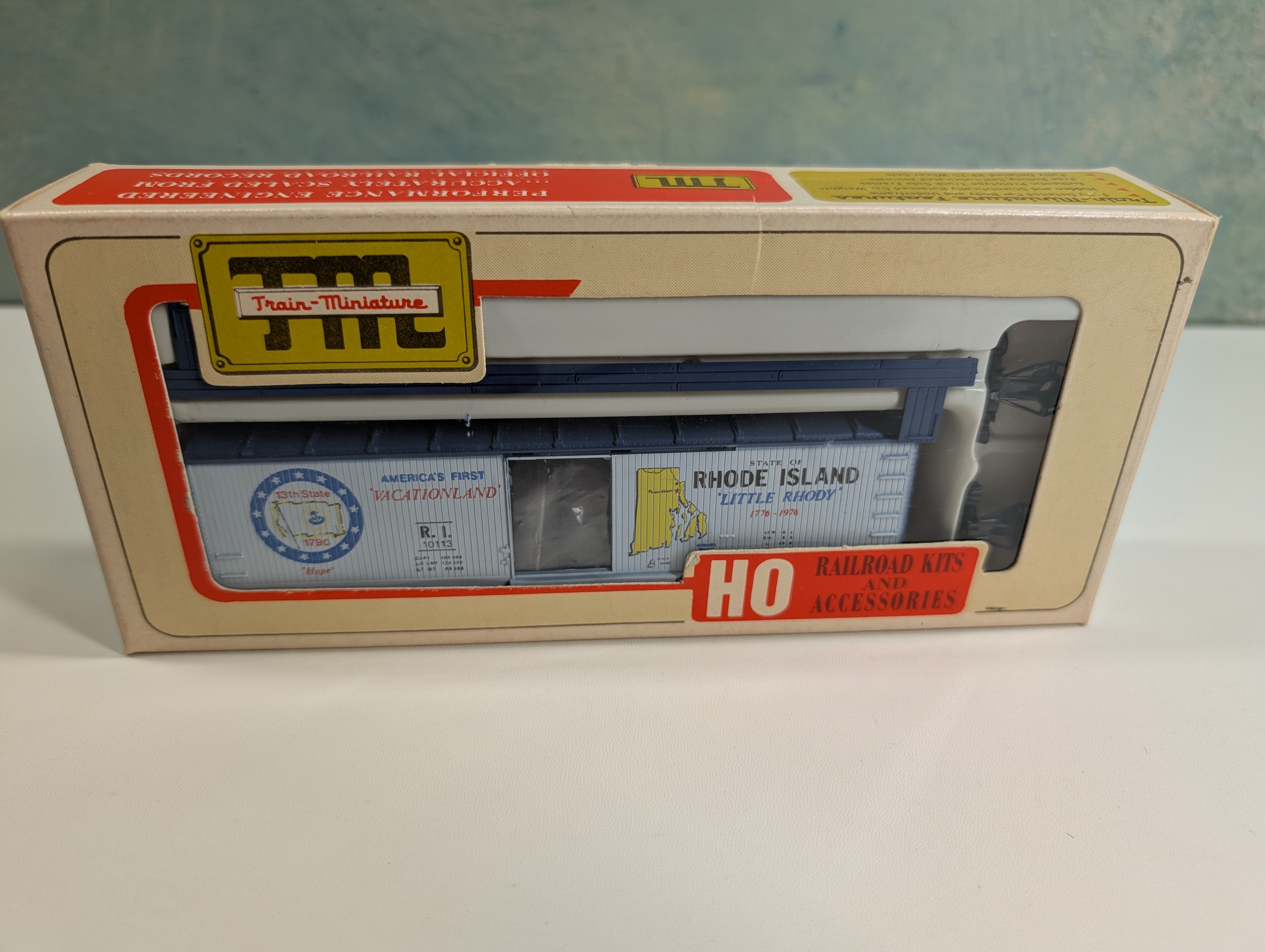 USED TRAIN MINIATURE 2015 HO Scale Rhode Island Commemorative State Box Car #10113 KIT