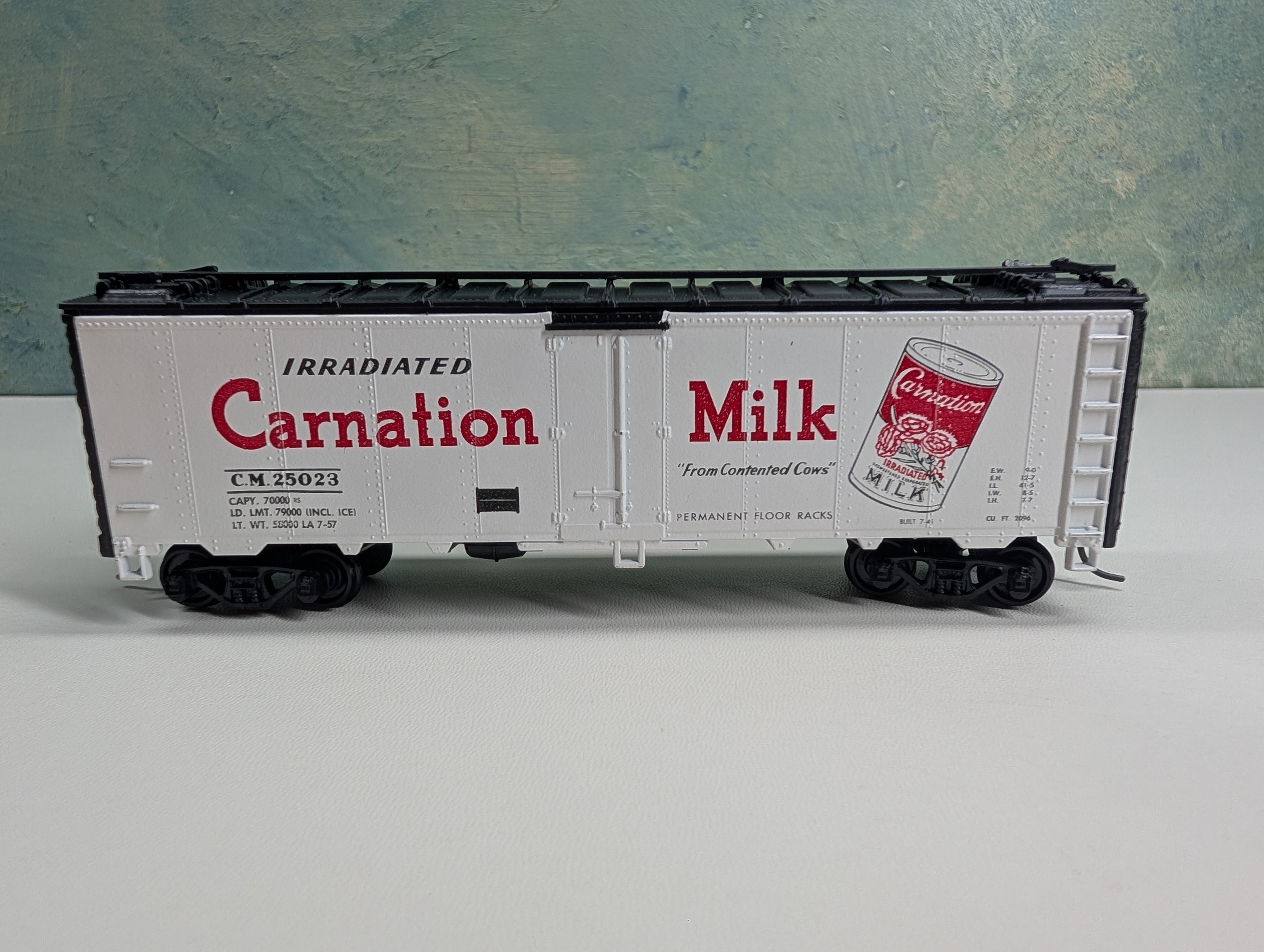 USED Athearn 1602 HO Scale 40' Reefer Box Car Carnation Milk CM #25023