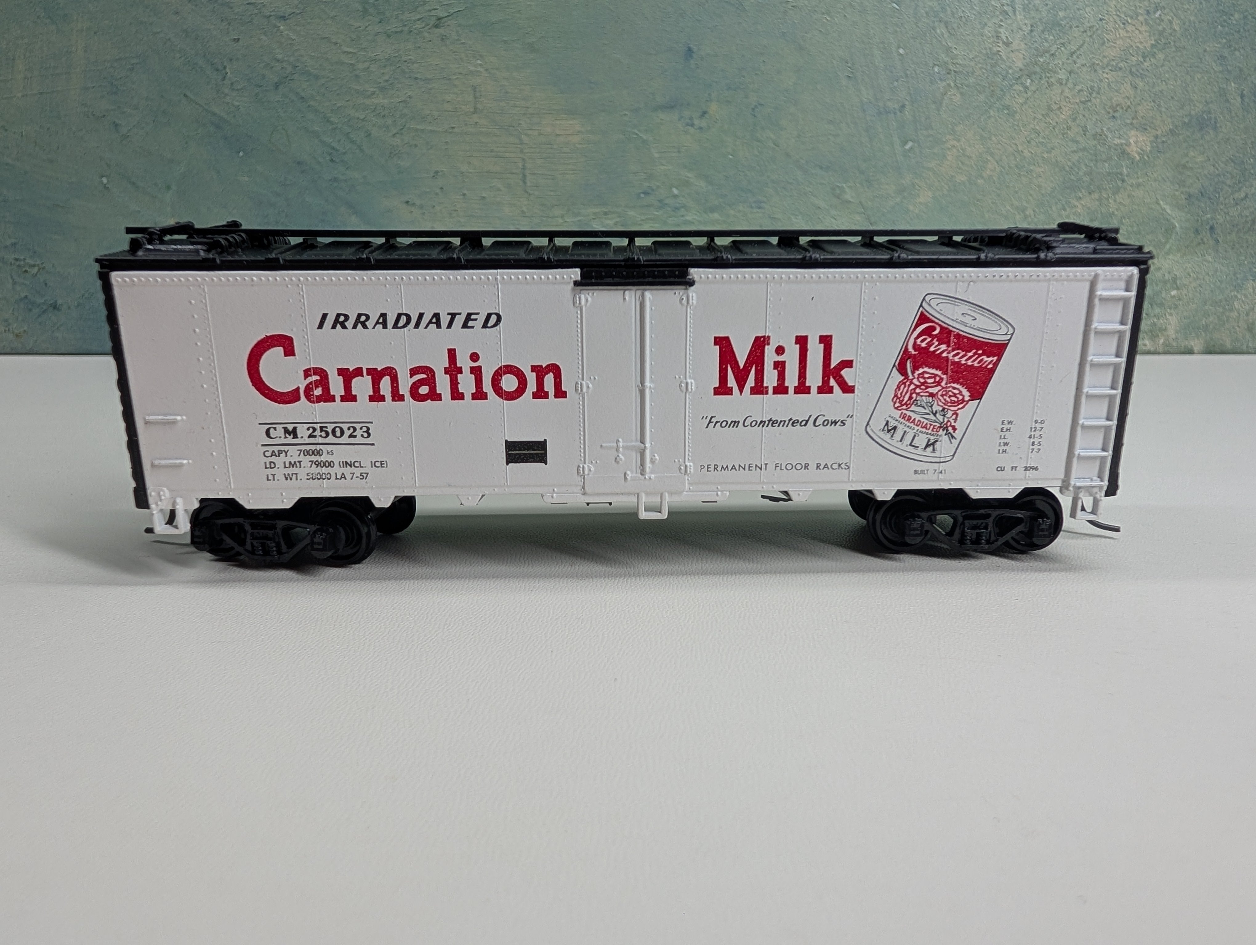 USED Athearn 1602 HO Scale 40' Reefer Box Car Carnation Milk CM #25023