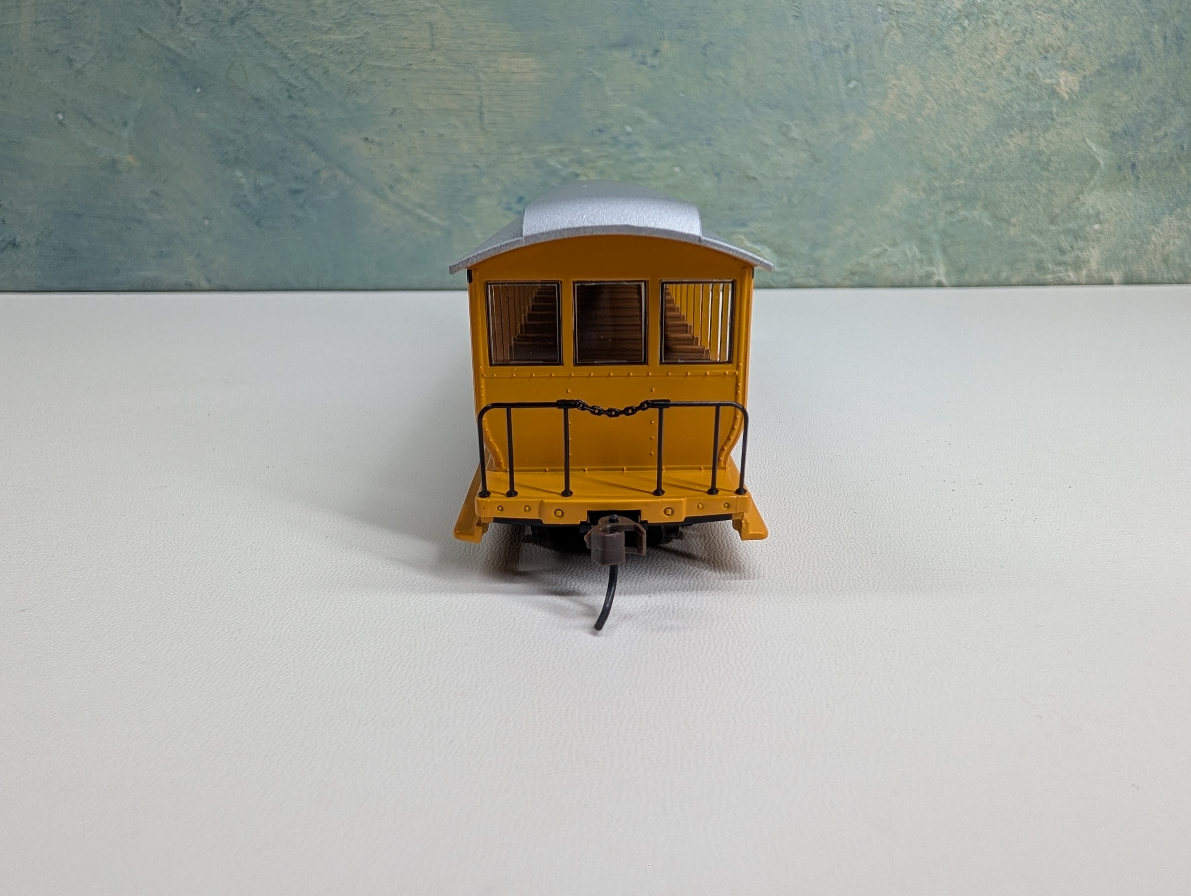 USED Bachmann 19348 HO Scale Jackson Sharp Open-Side Excursion Passenger Car Unlettered Yellow & Silver
