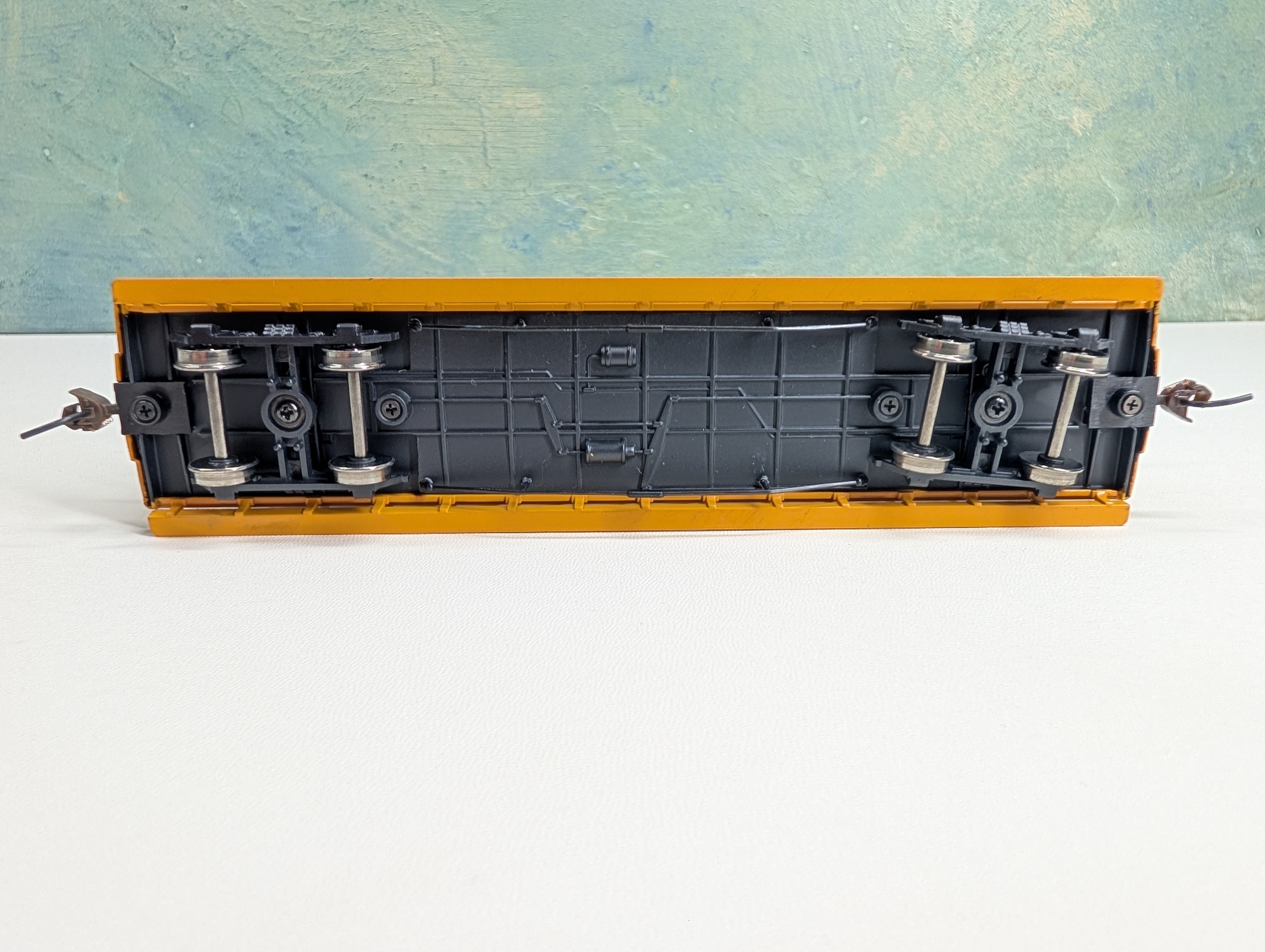 USED Bachmann 19348 HO Scale Jackson Sharp Open-Side Excursion Passenger Car Unlettered Yellow & Silver
