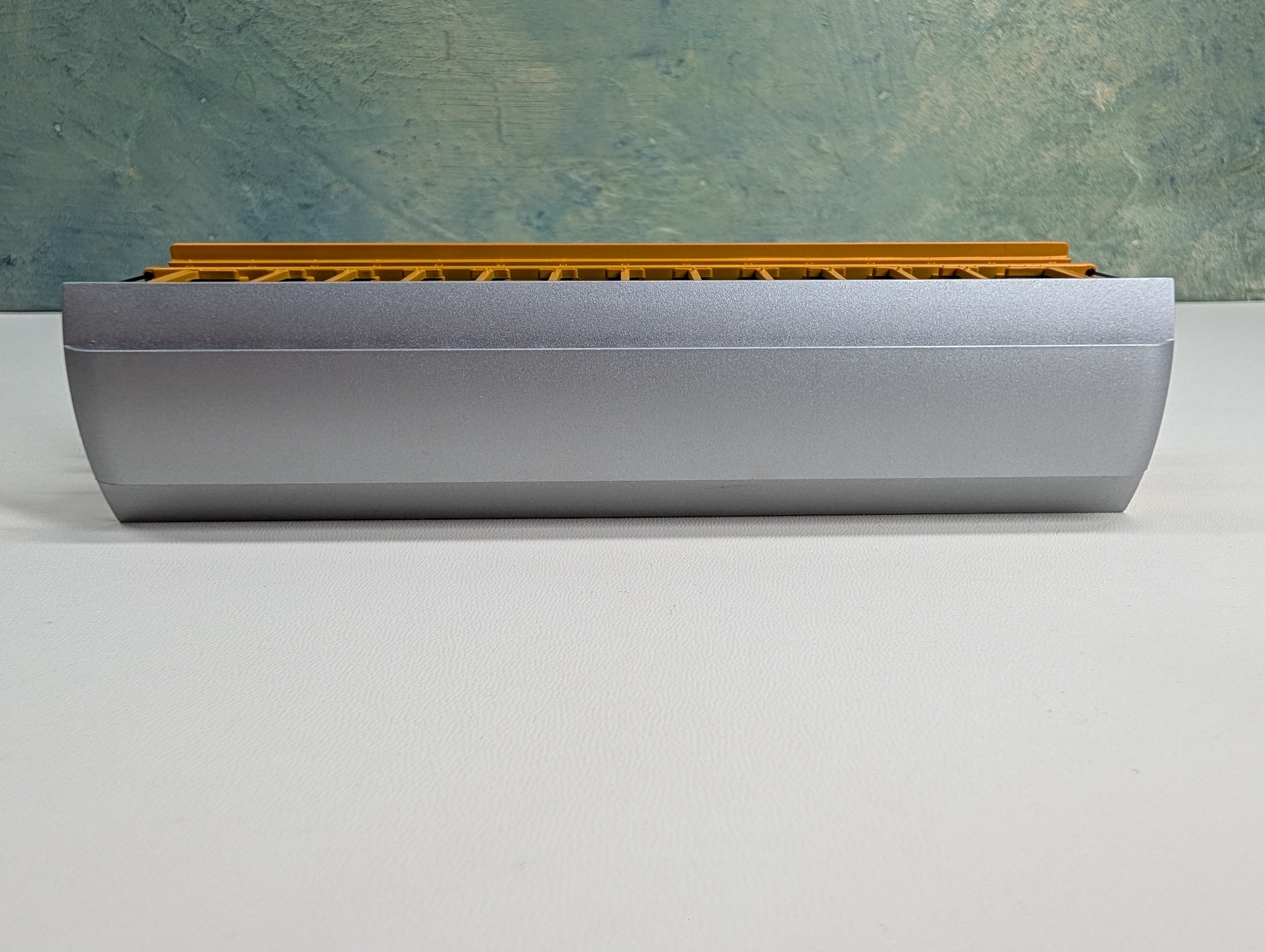 USED Bachmann 19348 HO Scale Jackson Sharp Open-Side Excursion Passenger Car Unlettered Yellow & Silver