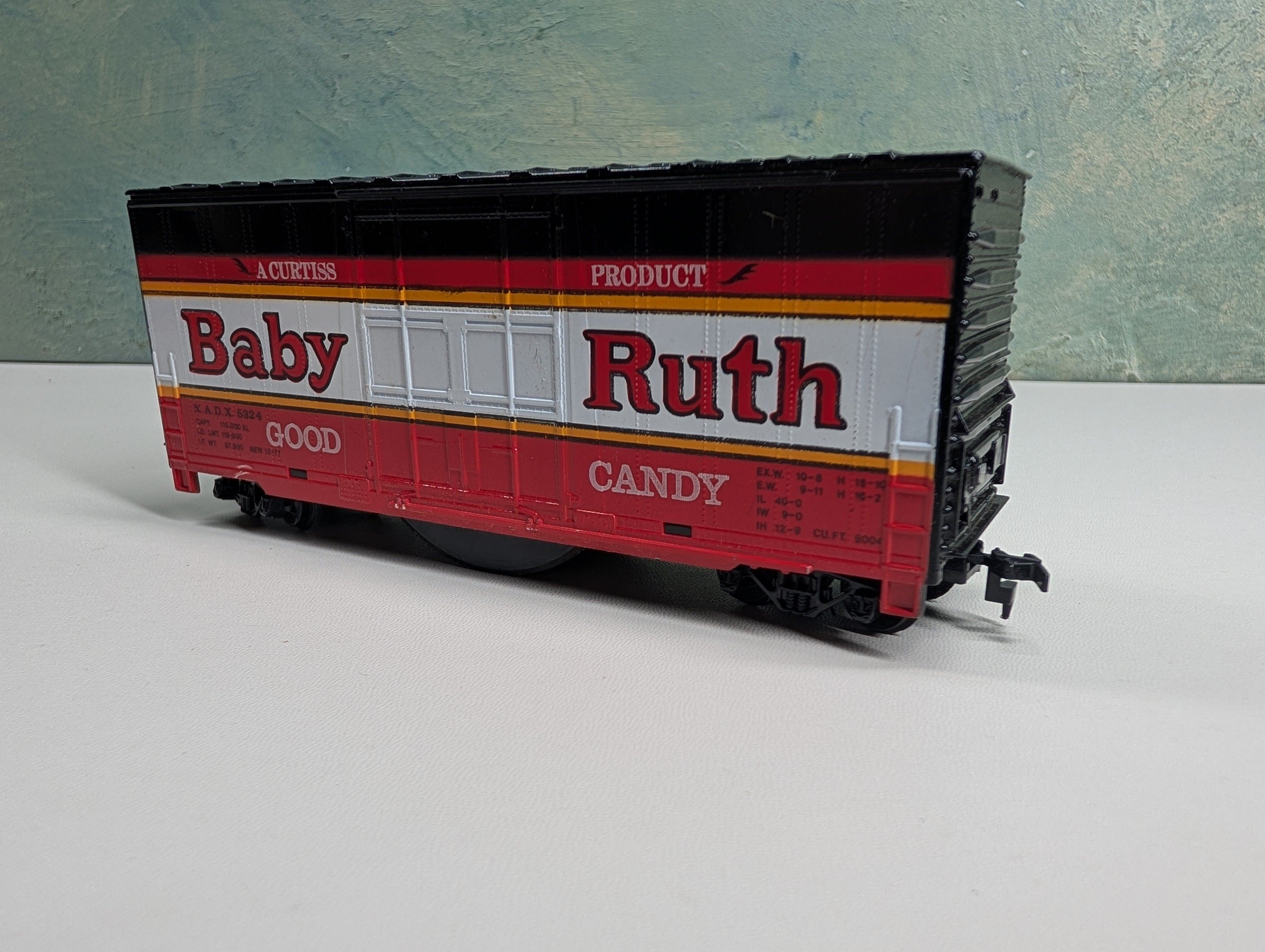 USED Tyco HO Scale 40' Hi-Cube Box Car w/ Chug-Chug Sound Baby Ruth NADX #5324