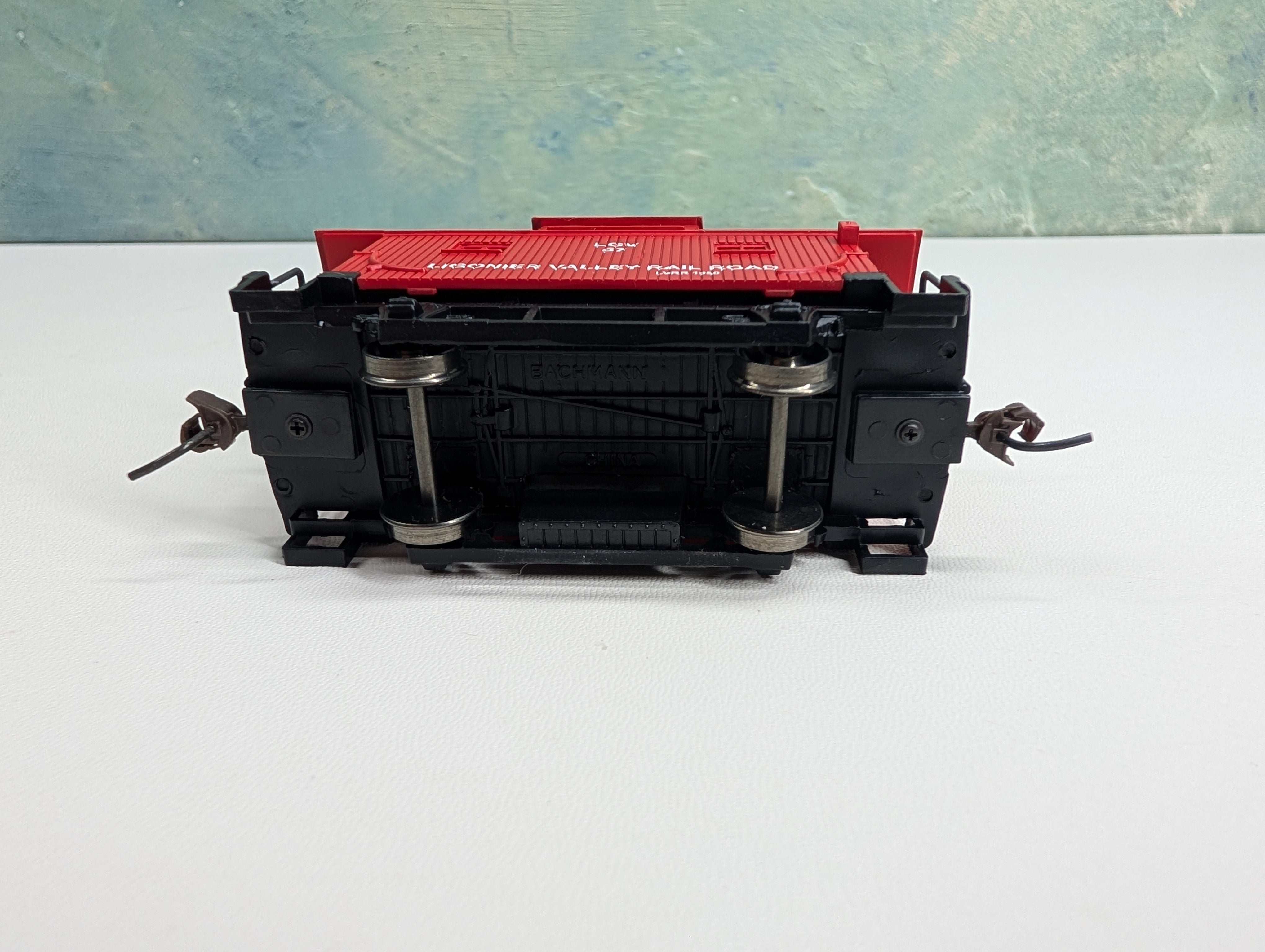 USED Bachmann 18437 HO Scale Silver Series Bobber Caboose Ligonier Valley LGV #57 Metal Wheels