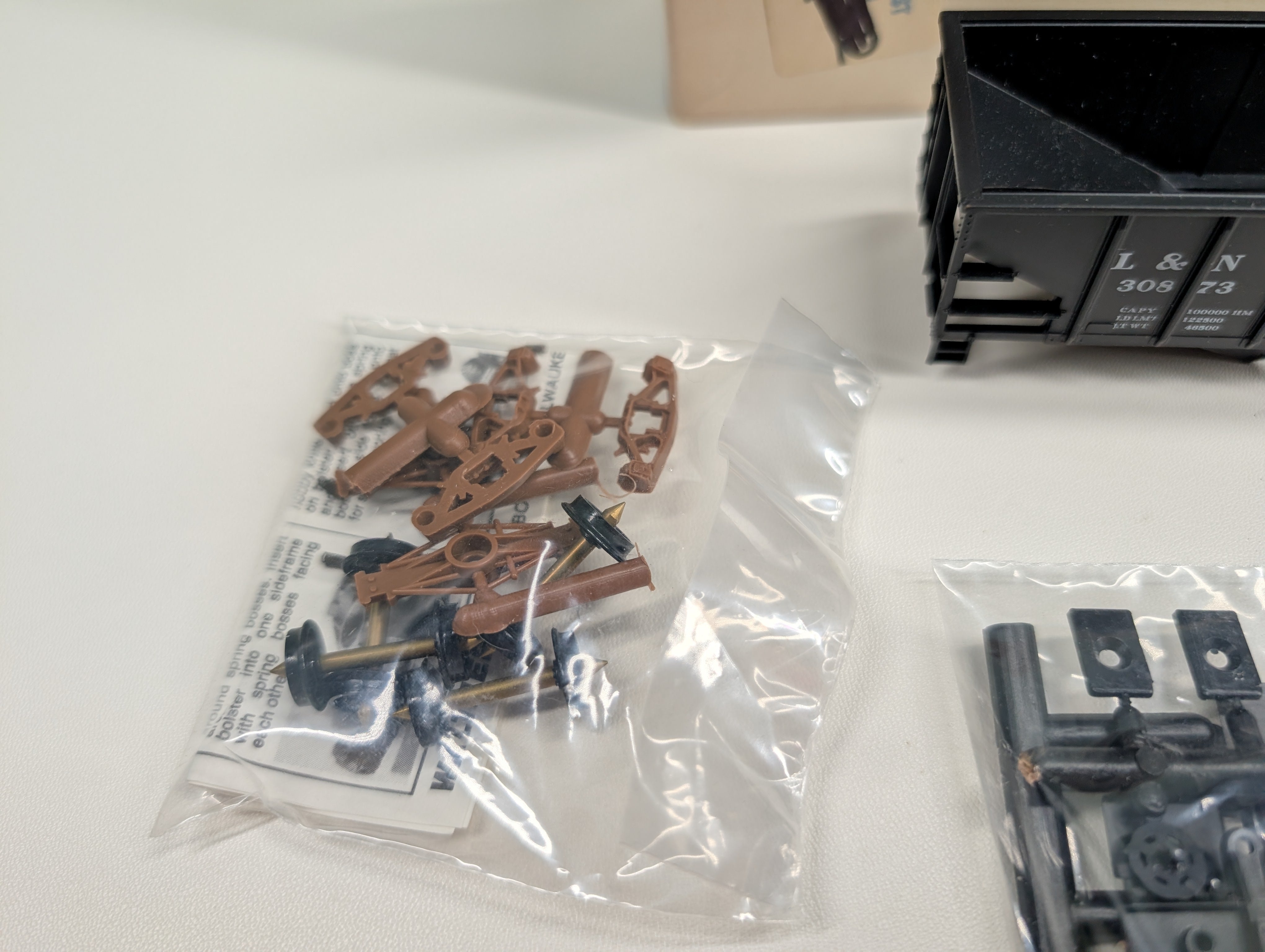 USED Walthers 932-3052 HO Scale 36' Converted Wood Chip Car Louisville & Nashville L&N #30873 KIT