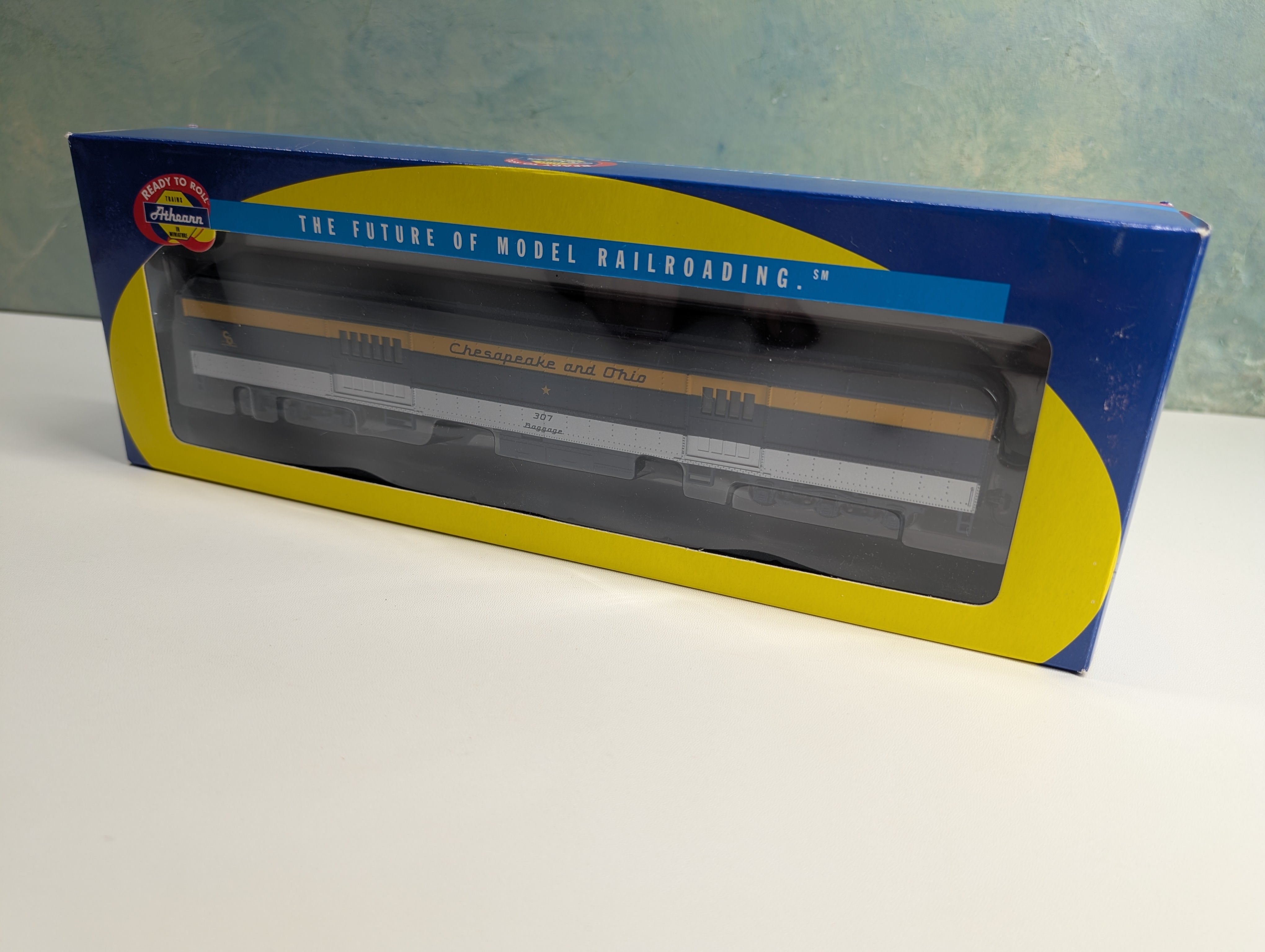 USED Athearn 7820 HO Scale Baggage Passenger Car Chesapeake and Ohio #307