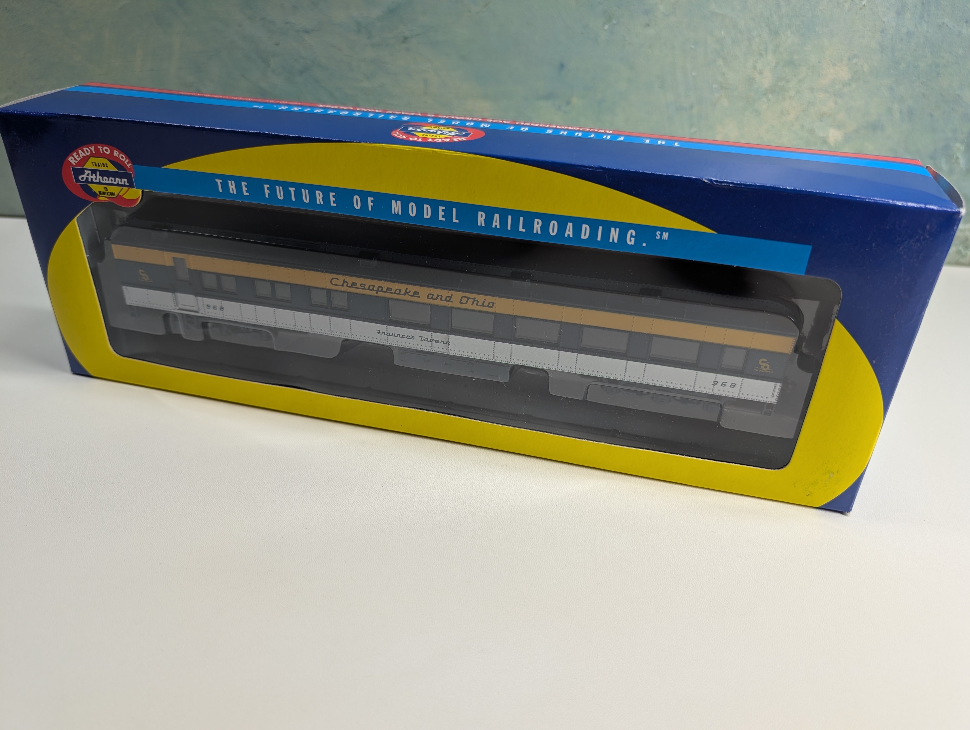 USED Athearn 7825 HO Scale Clerestory Coach Passenger Car Chesapeake and Ohio Fraunce's Tavern #968