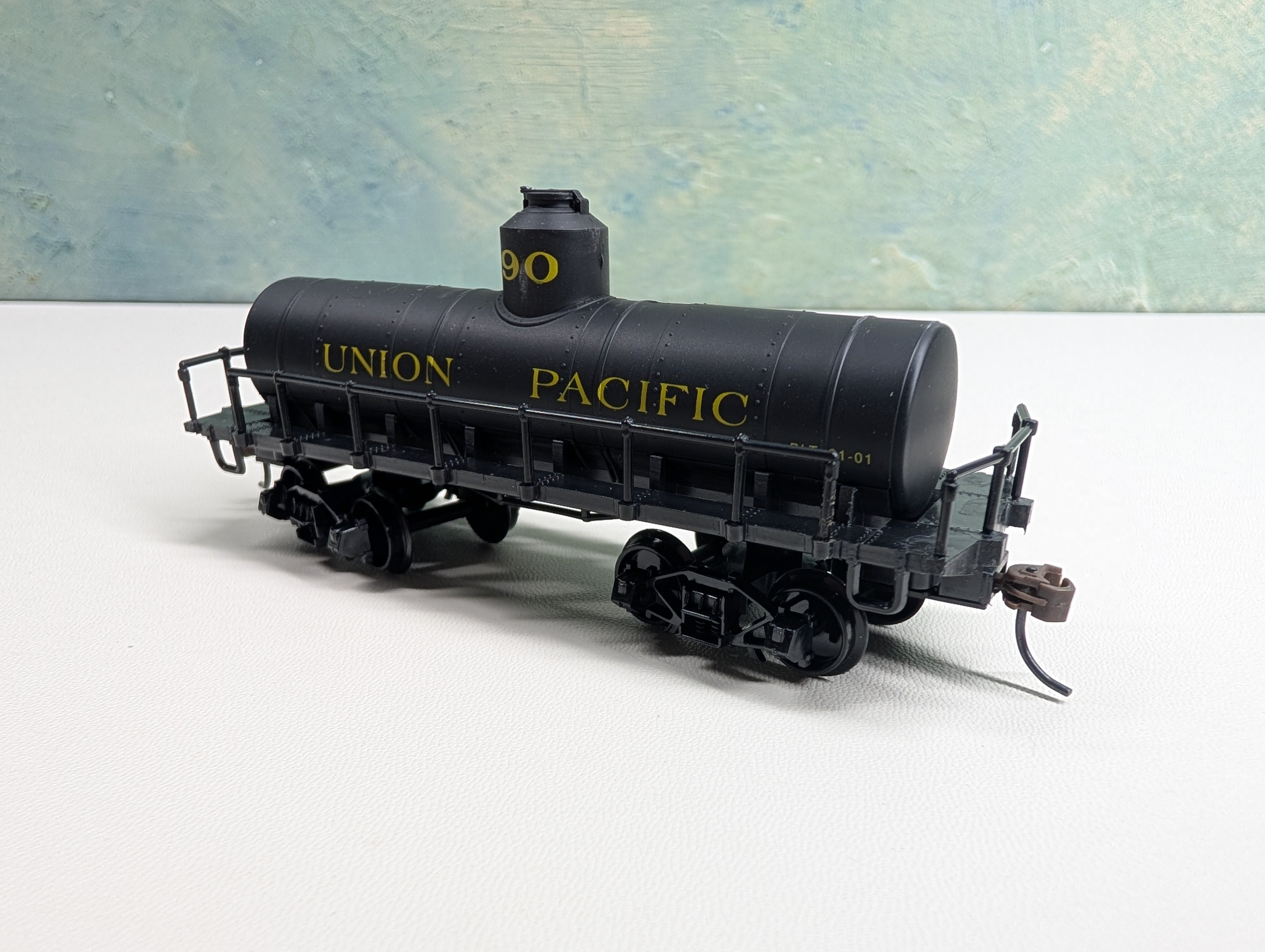 USED IHC HO Scale Old-Time Tank Car Union Pacific #90