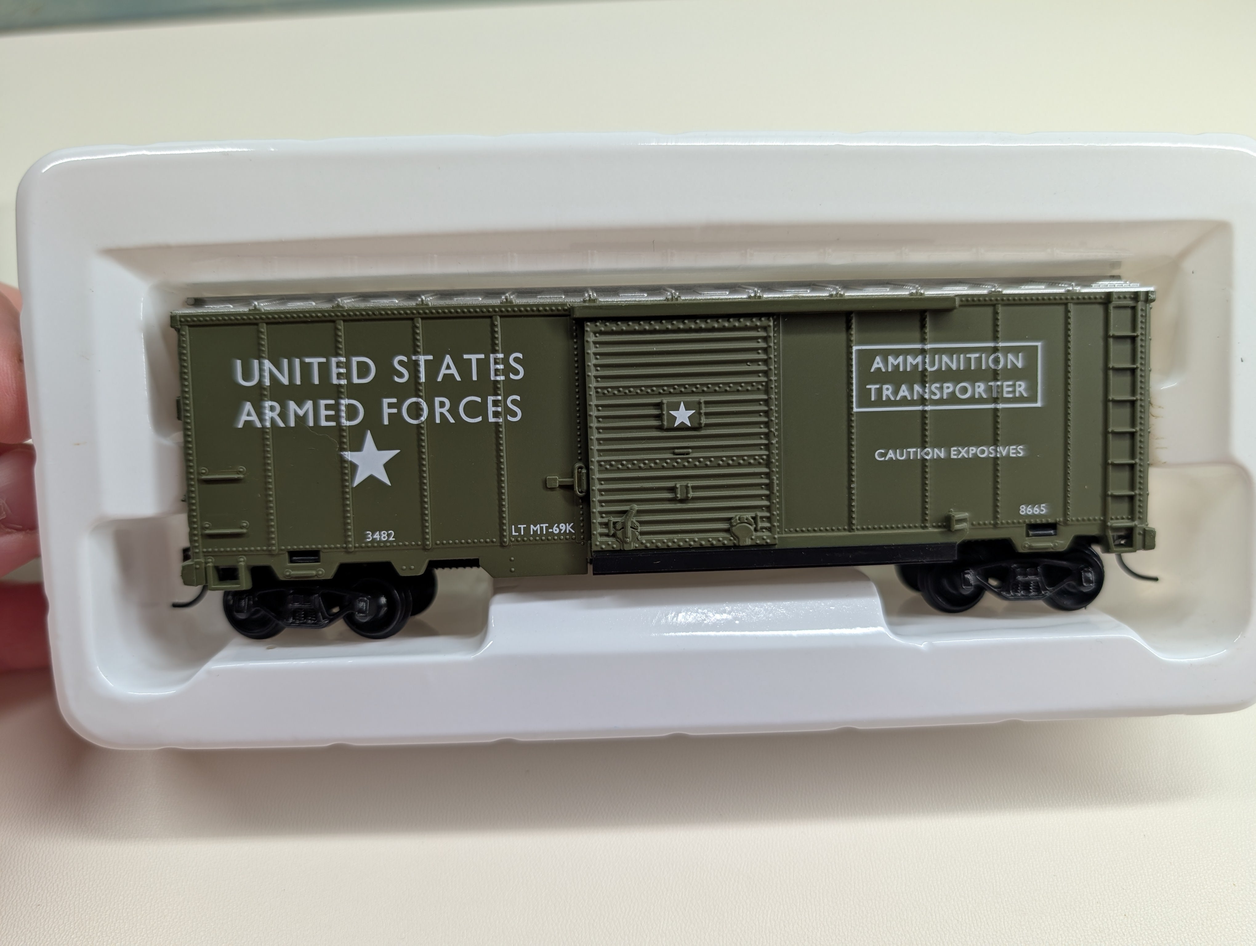 USED Model Power 98665 HO Scale 40' Box Car United States Army Ammo Transporter #3482