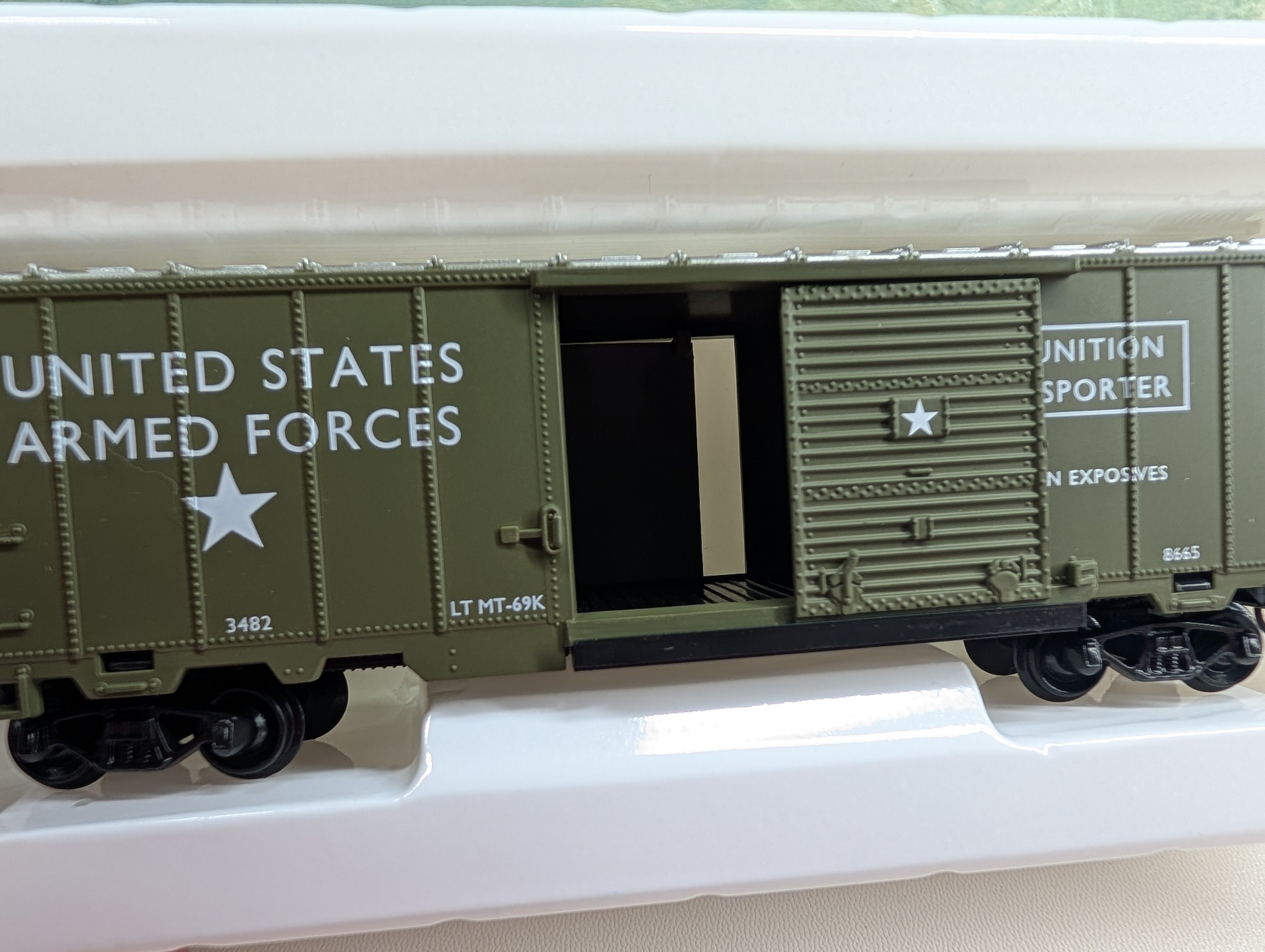 USED Model Power 98665 HO Scale 40' Box Car United States Army Ammo Transporter #3482