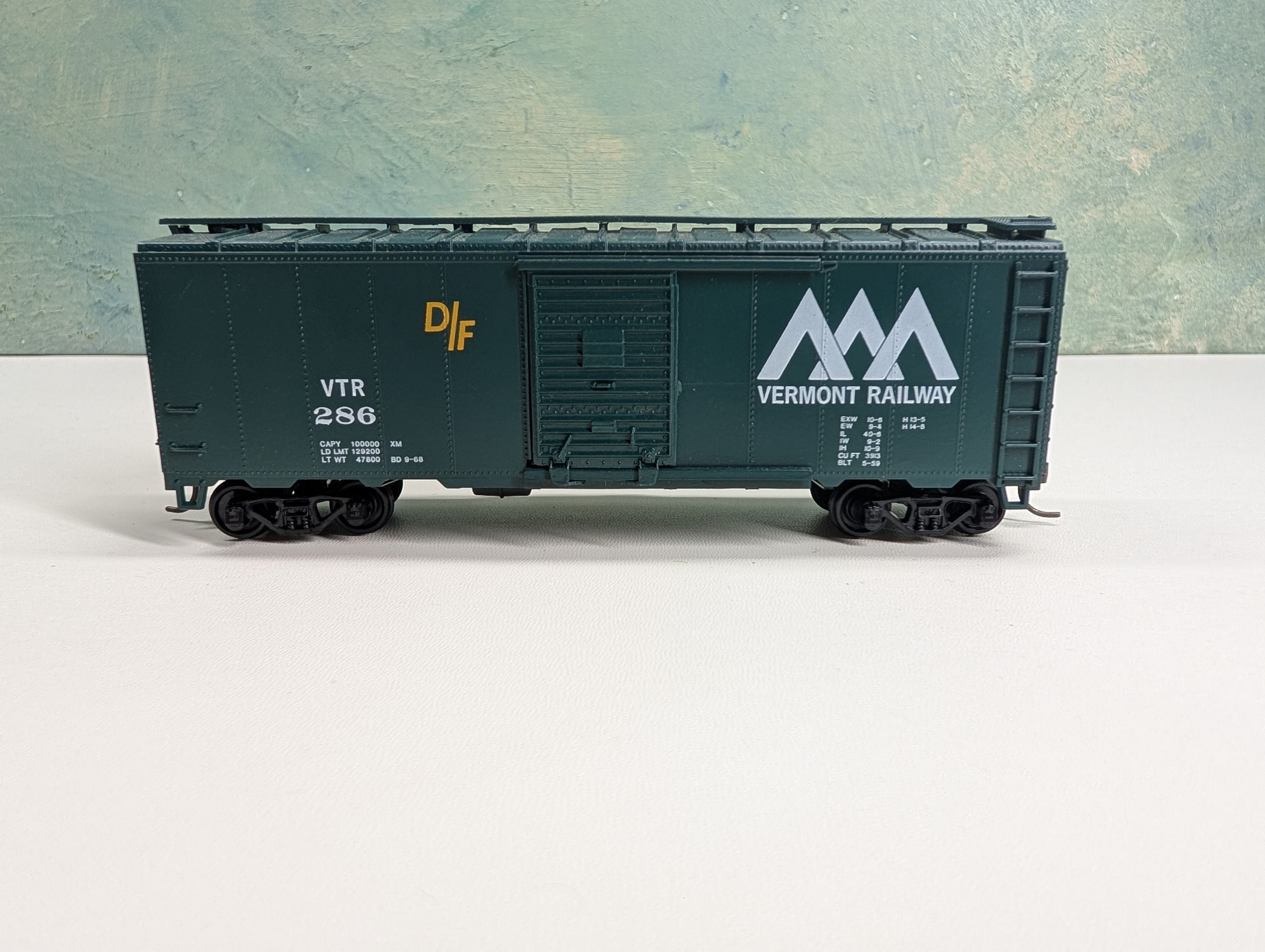 USED Athearn HO Scale 40' Box Car Vermont Railway VTR #286 Bev-Bel