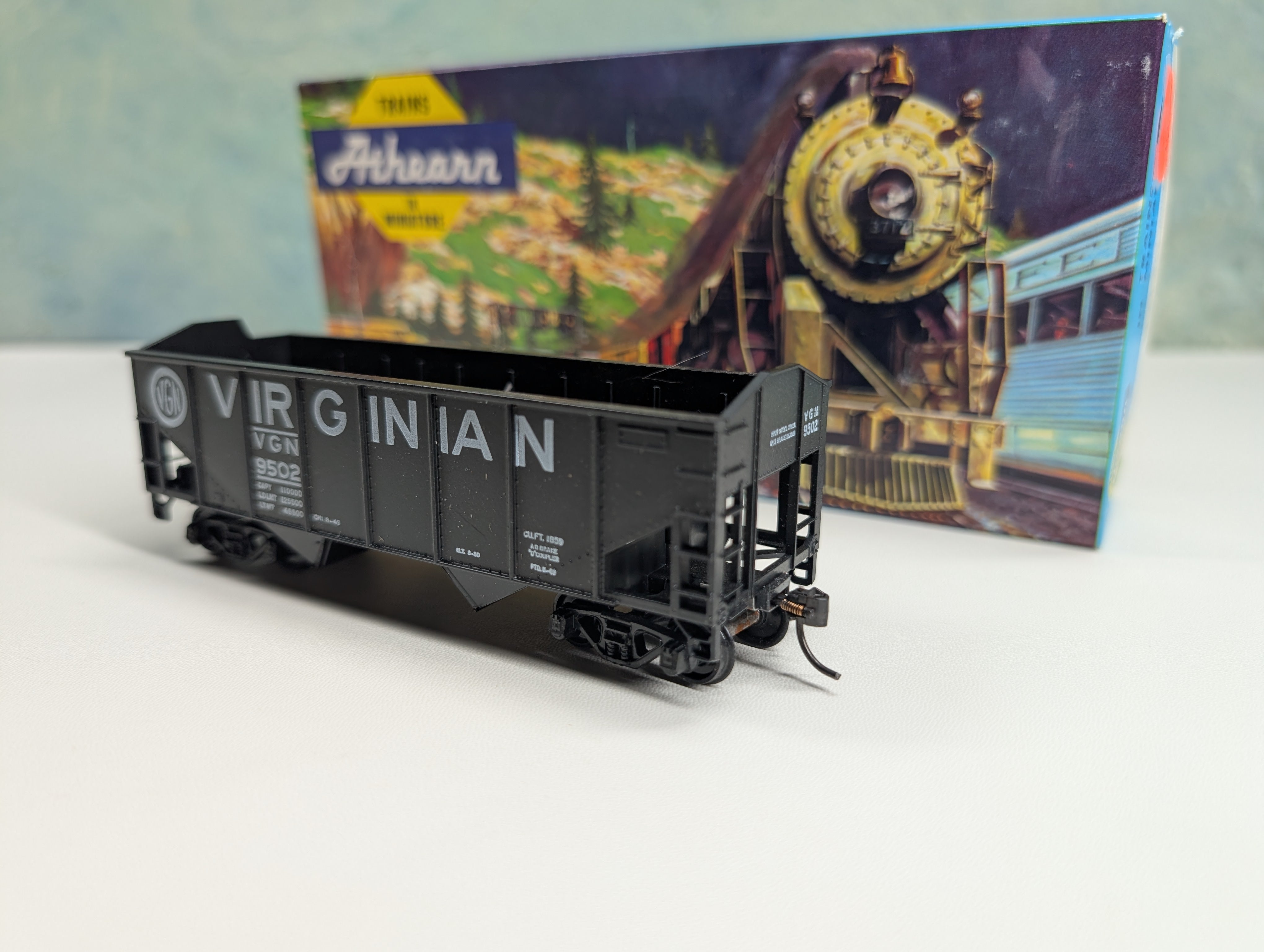 USED Athearn 5446 HO Scale 2 Bay 34' Rib Side Hopper Virginian VGN #9502