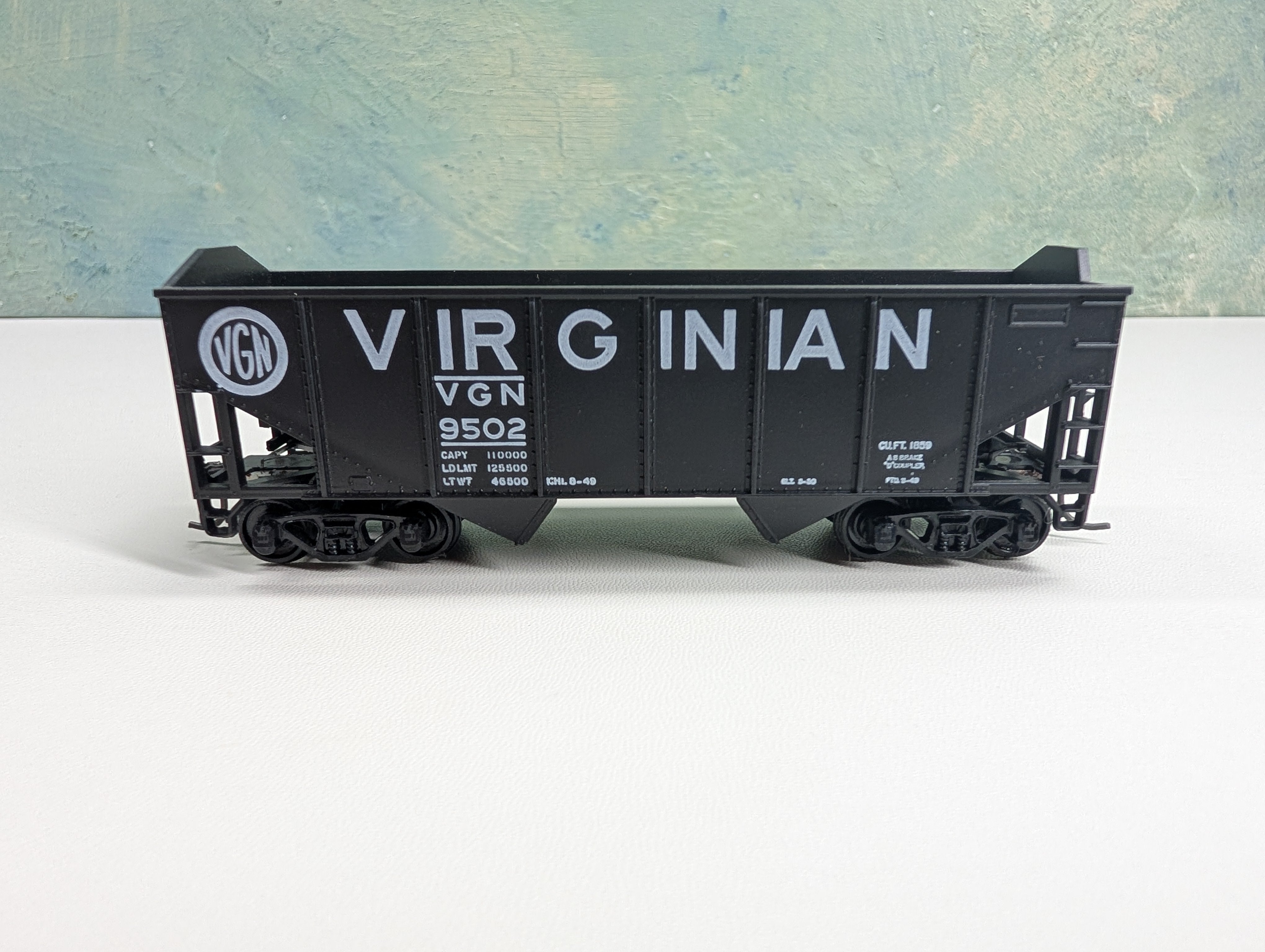 USED Athearn 5446 HO Scale 2 Bay 34' Rib Side Hopper Virginian VGN #9502