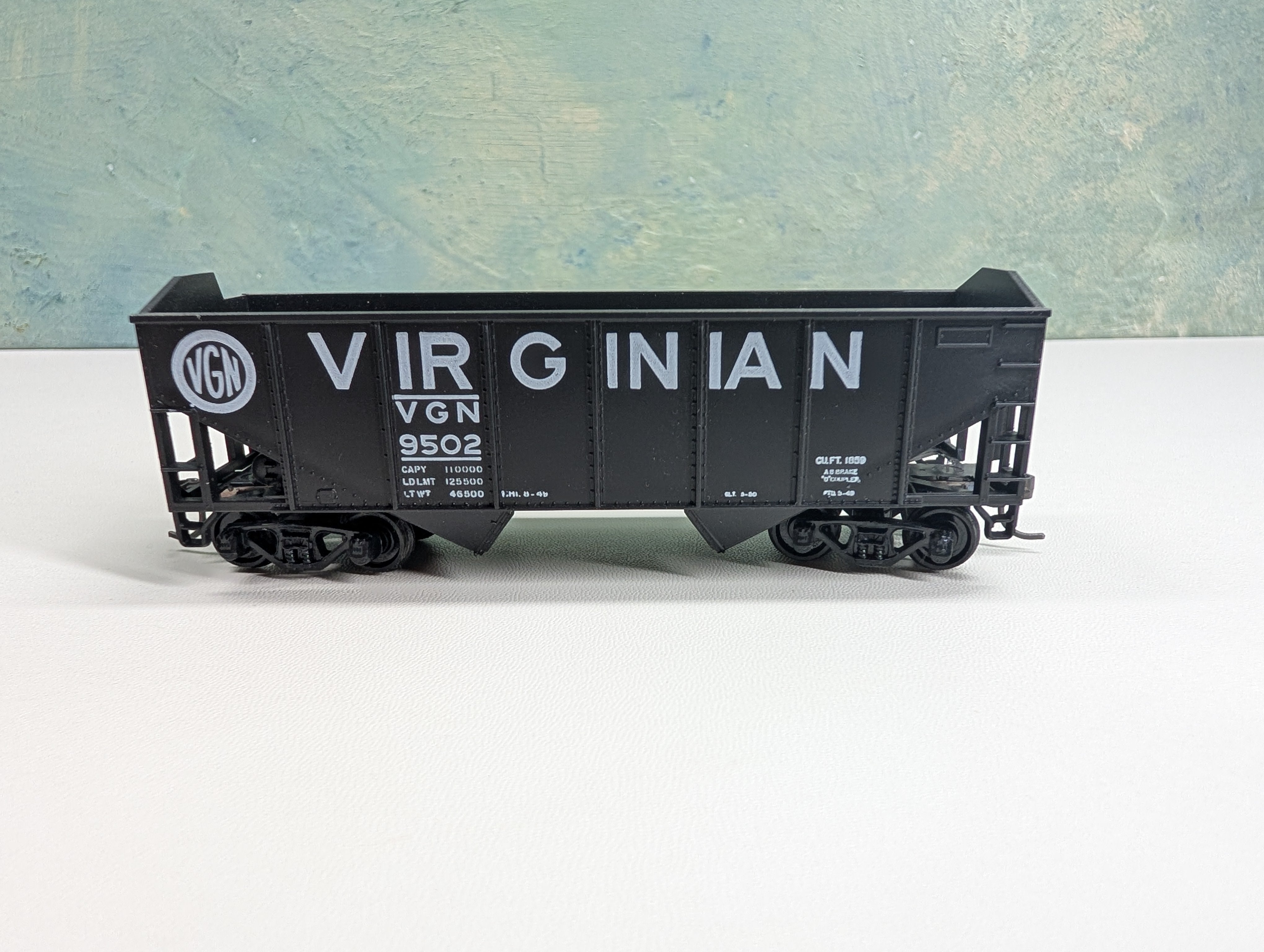 USED Athearn 5446 HO Scale 2 Bay 34' Rib Side Hopper Virginian VGN #9502