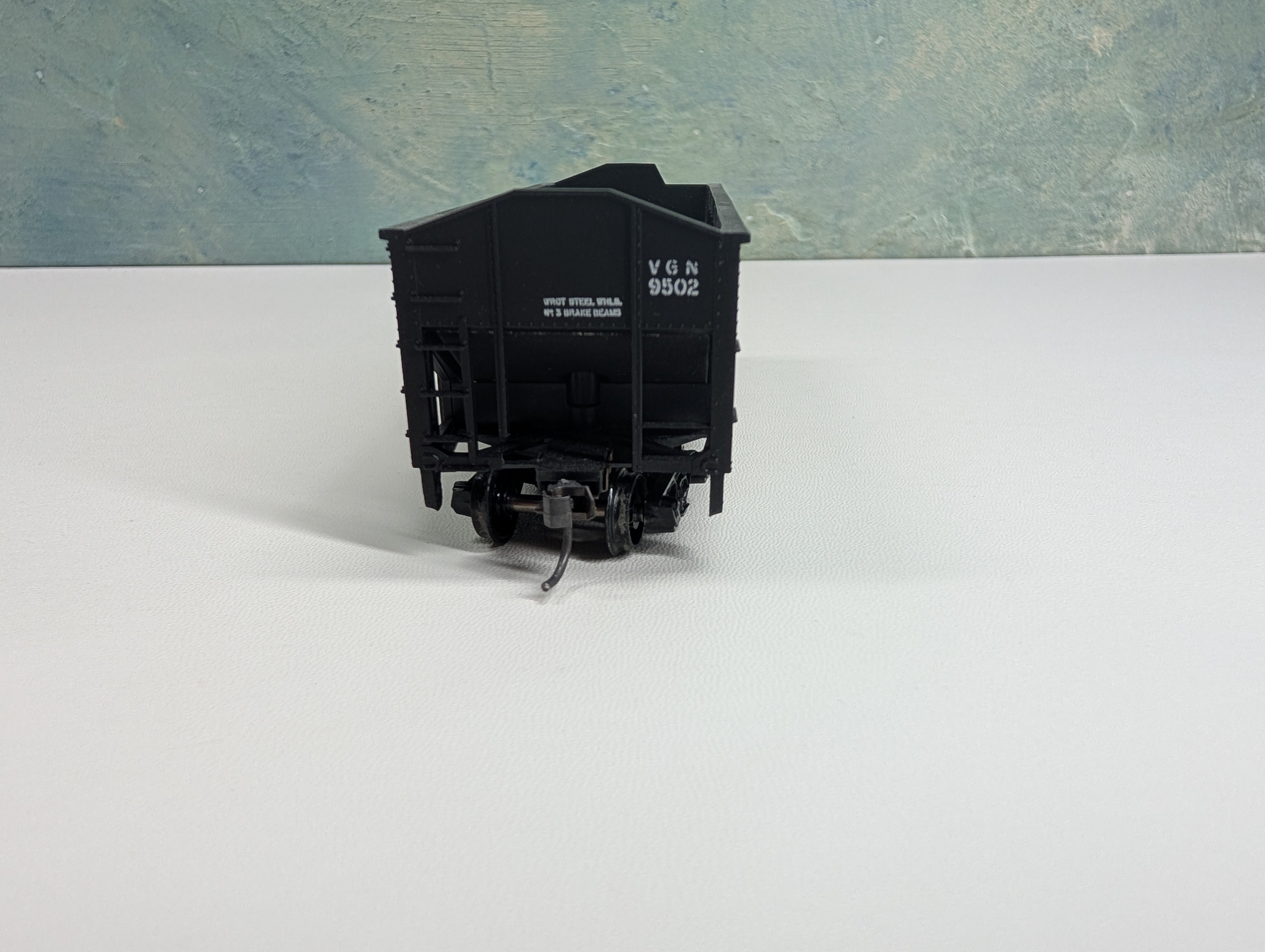 USED Athearn 5446 HO Scale 2 Bay 34' Rib Side Hopper Virginian VGN #9502