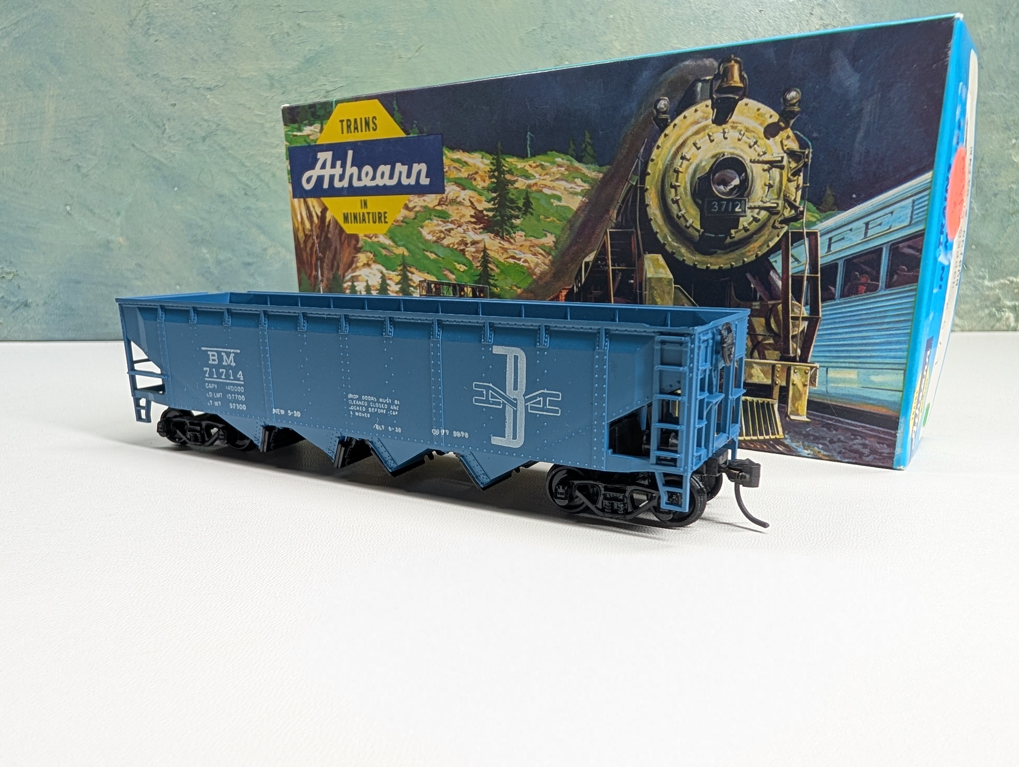 USED Athearn 1752 HO Scale Operating Quad Hopper Boston and Maine BM #71714