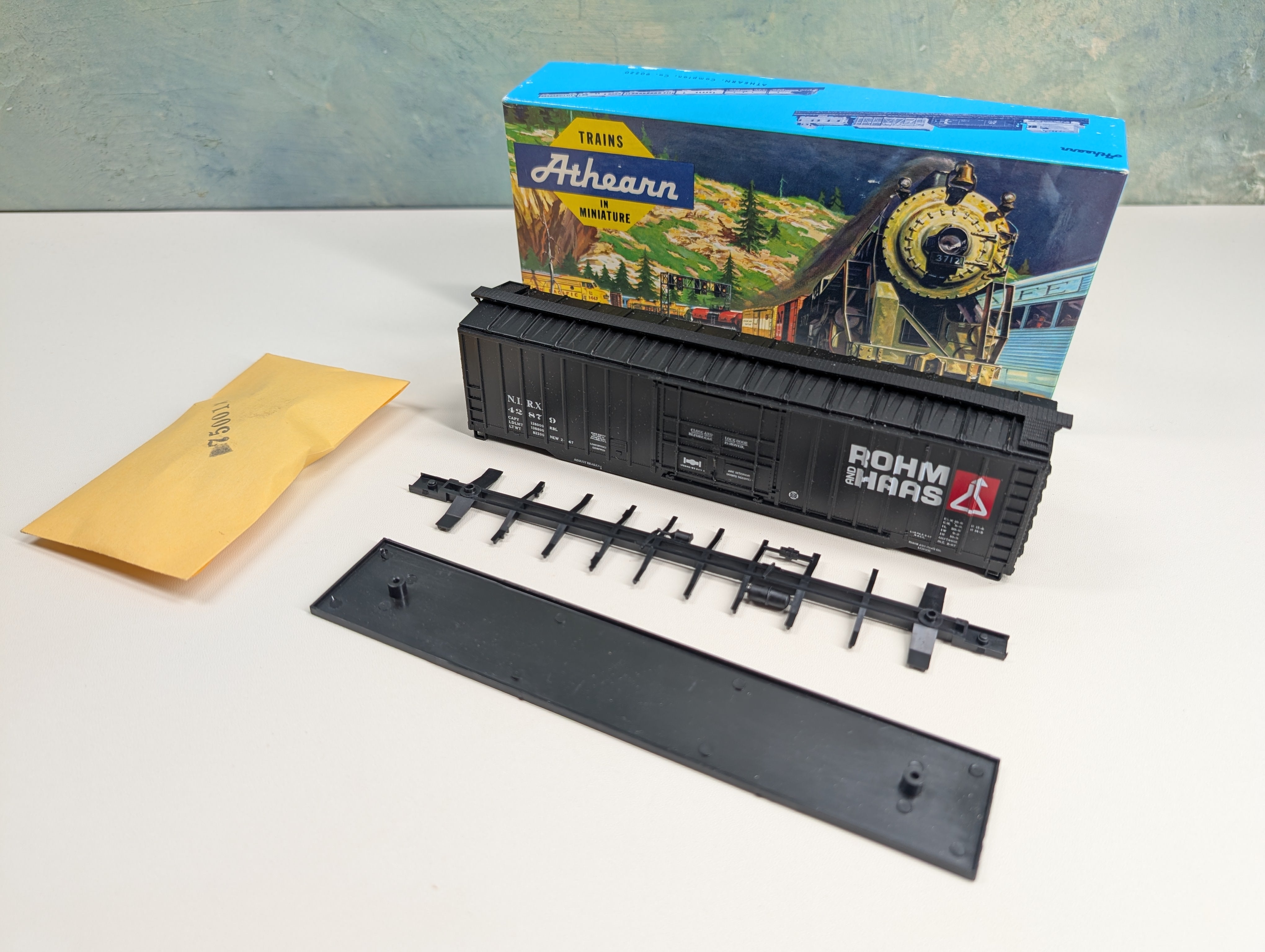 USED Athearn 5281 HO Scale 50' PD Box Car Rohm and Haas NIRX #42879 KIT