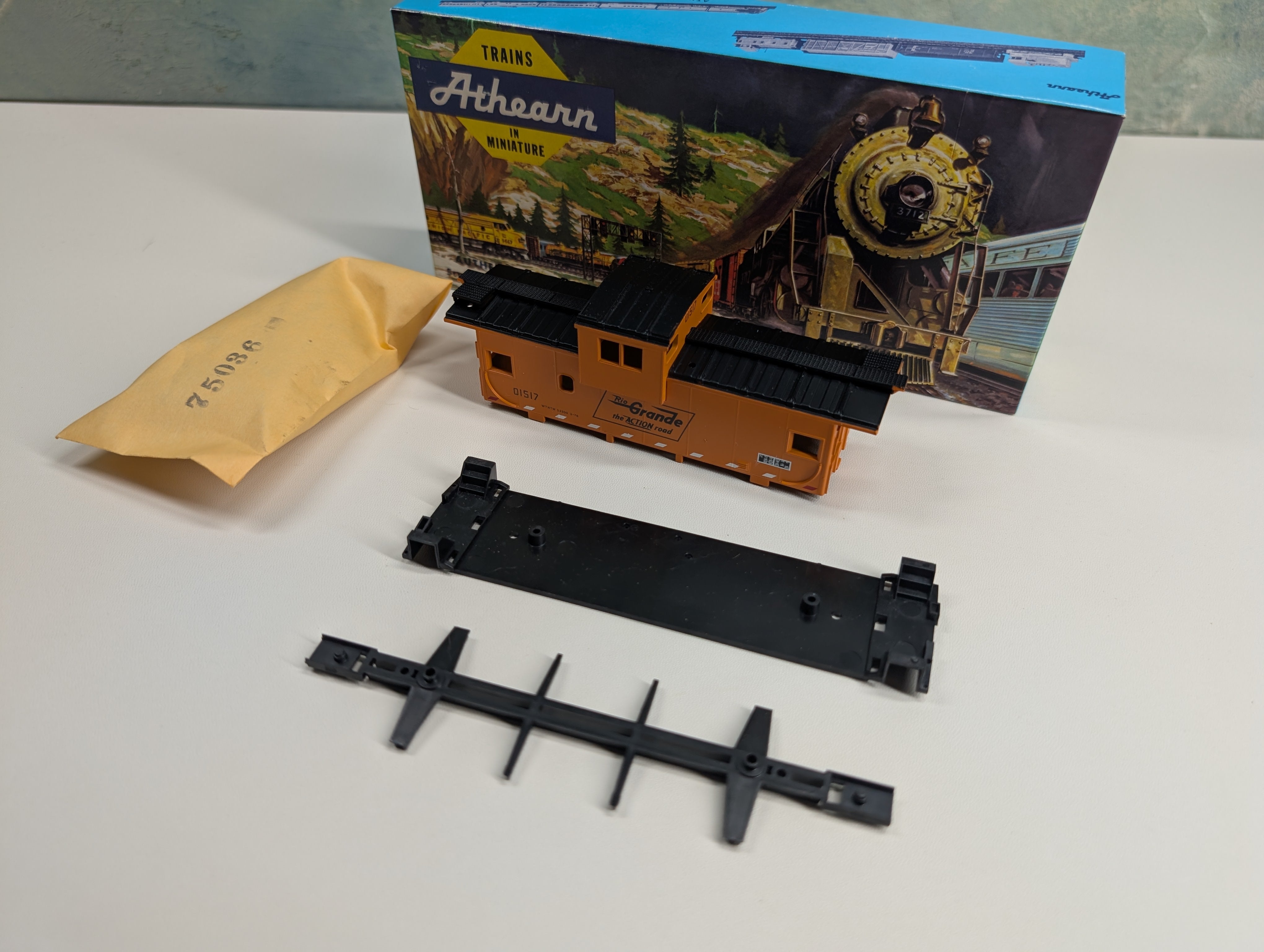 USED Athearn 257 HO Scale Wide Vision Caboose Rio Grande #01517 Rail Runner Custom KIT