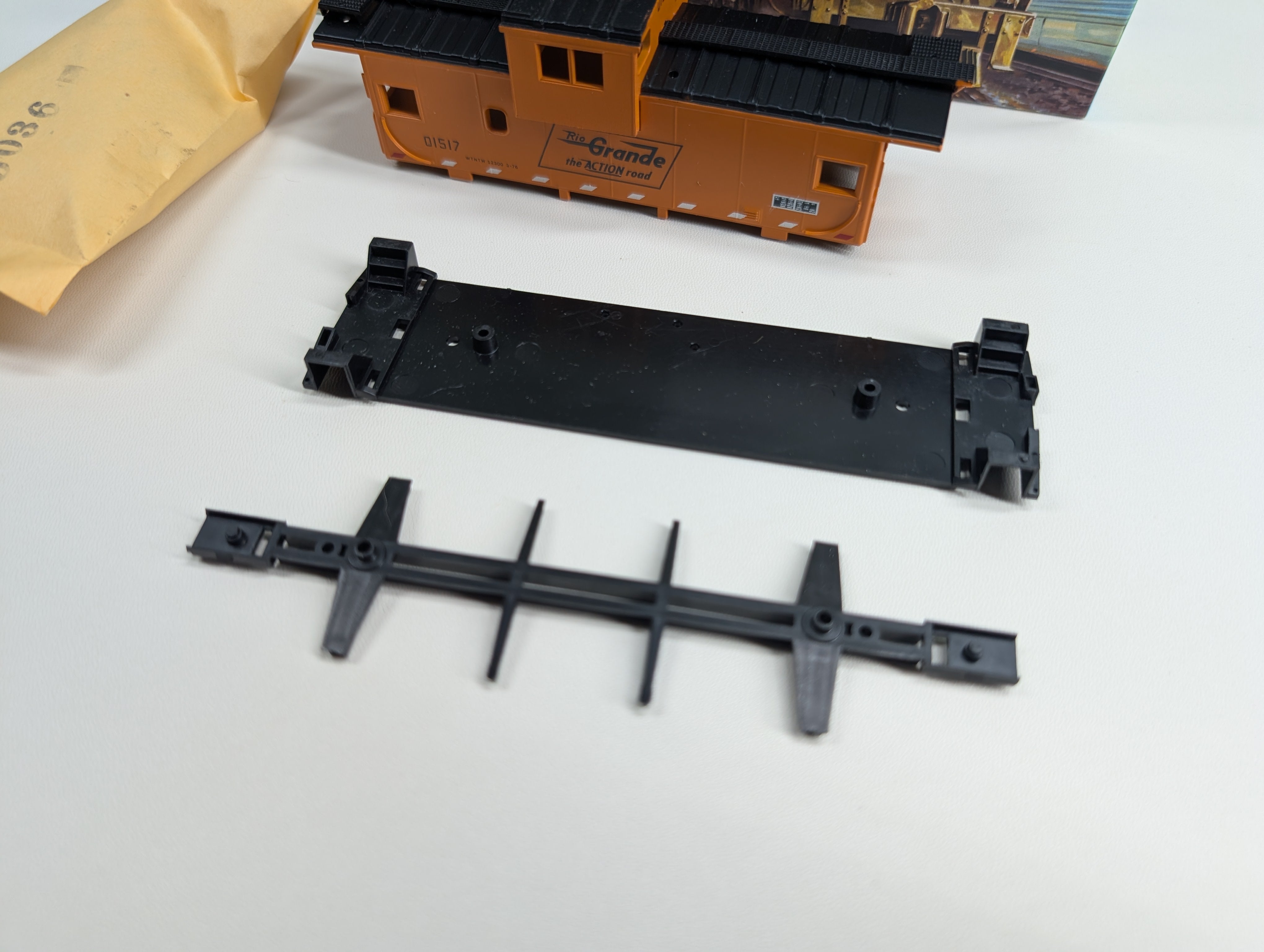 USED Athearn 257 HO Scale Wide Vision Caboose Rio Grande #01517 Rail Runner Custom KIT