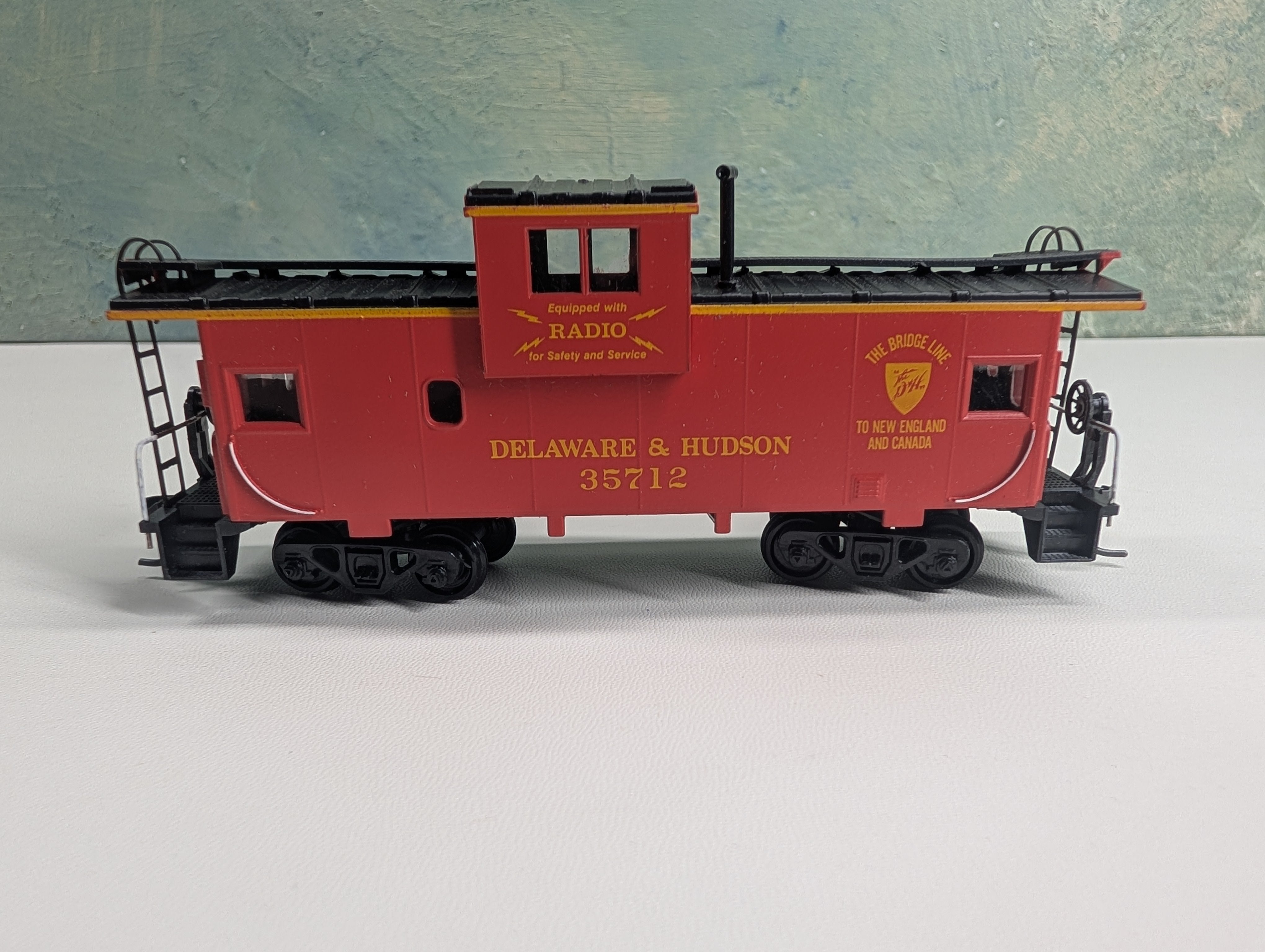 USED Athearn 258 HO Scale Wide Vision Caboose Delaware and Hudson D&H #35712 Rail Runner Custom