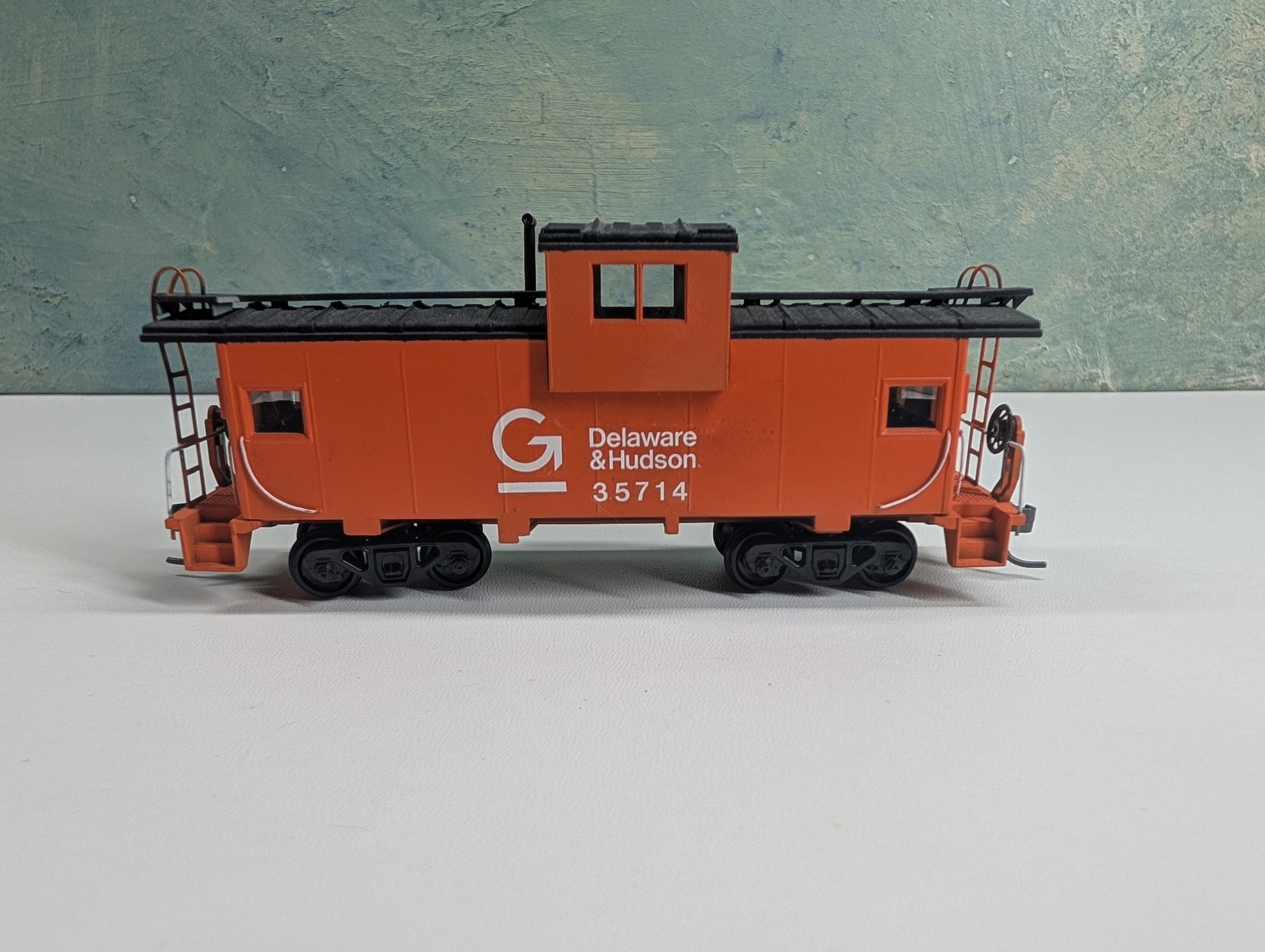 USED Athearn HO Scale Wide Vision Caboose Guilford D&H #35714 Custom Decals