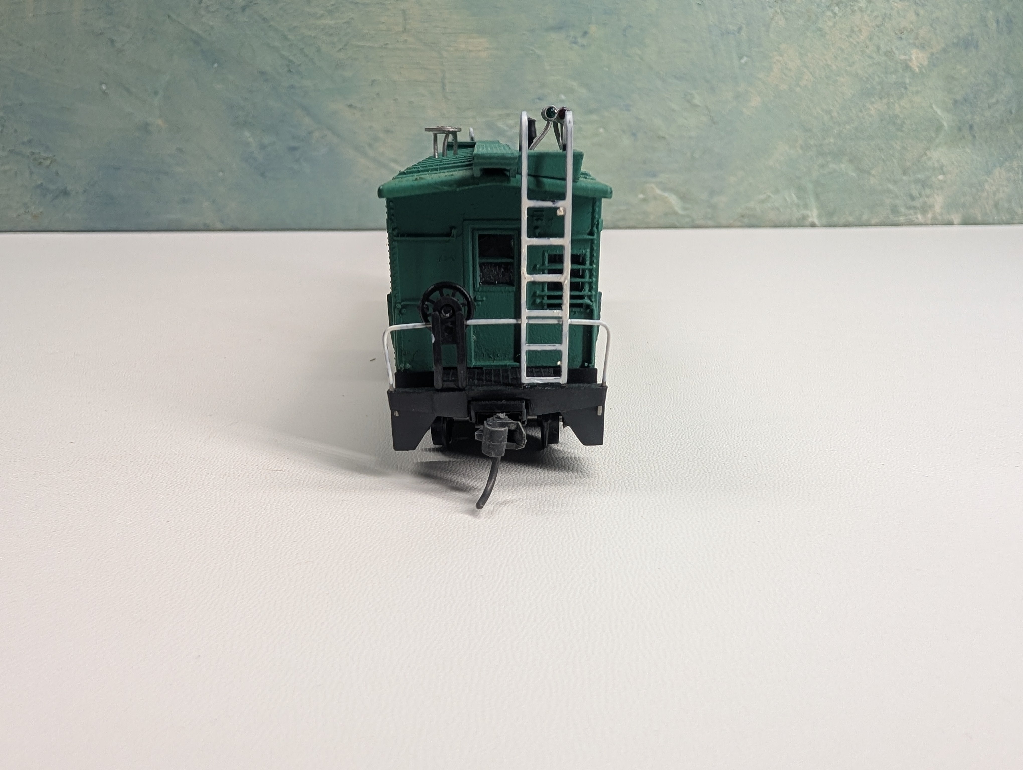 USED Athearn HO Scale Bay Window Caboose Penn Central PC #4708 Custom Decals
