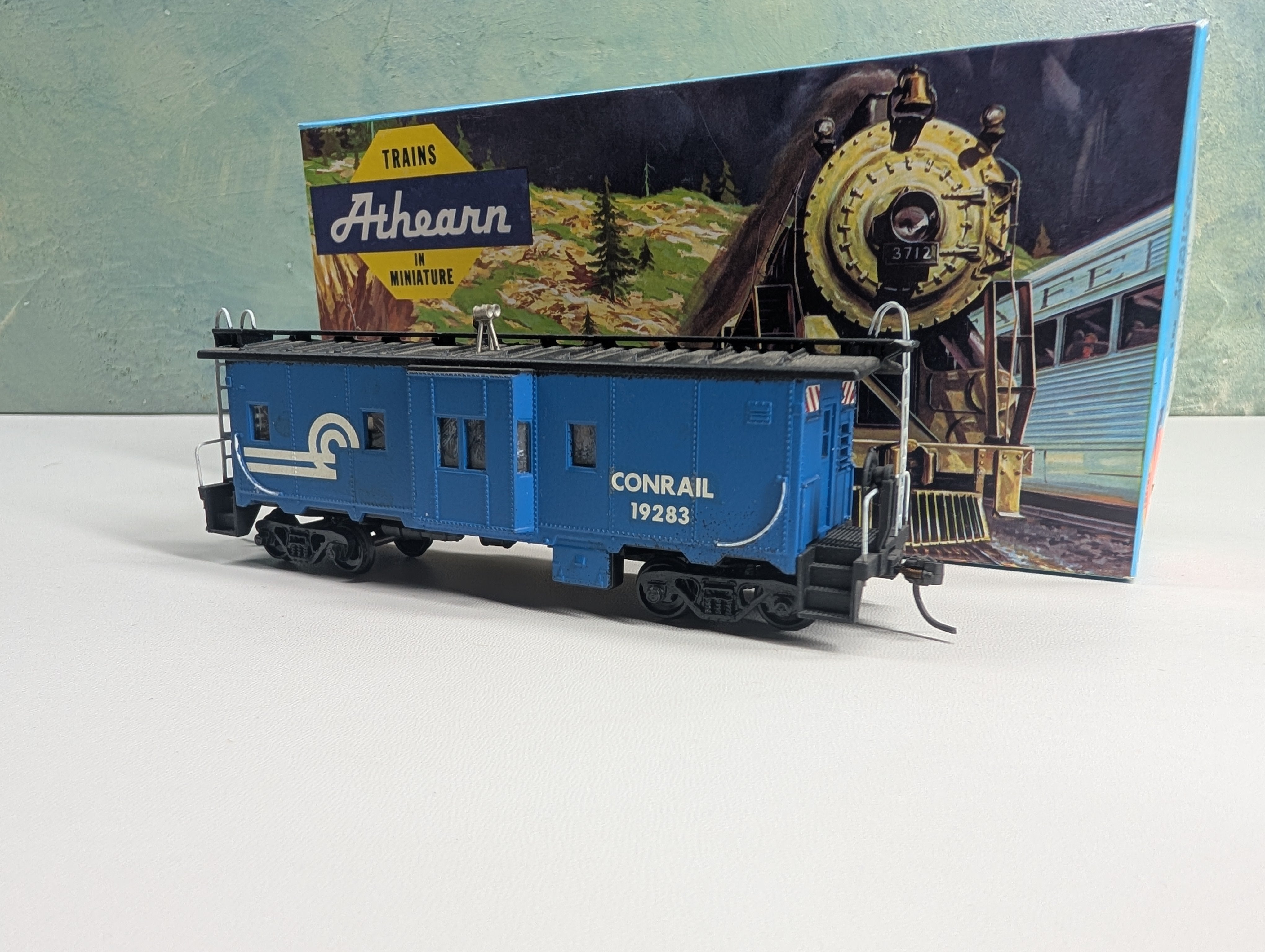 USED Athearn HO Scale Bay Window Caboose Conrail CR #19283 Custom Decals