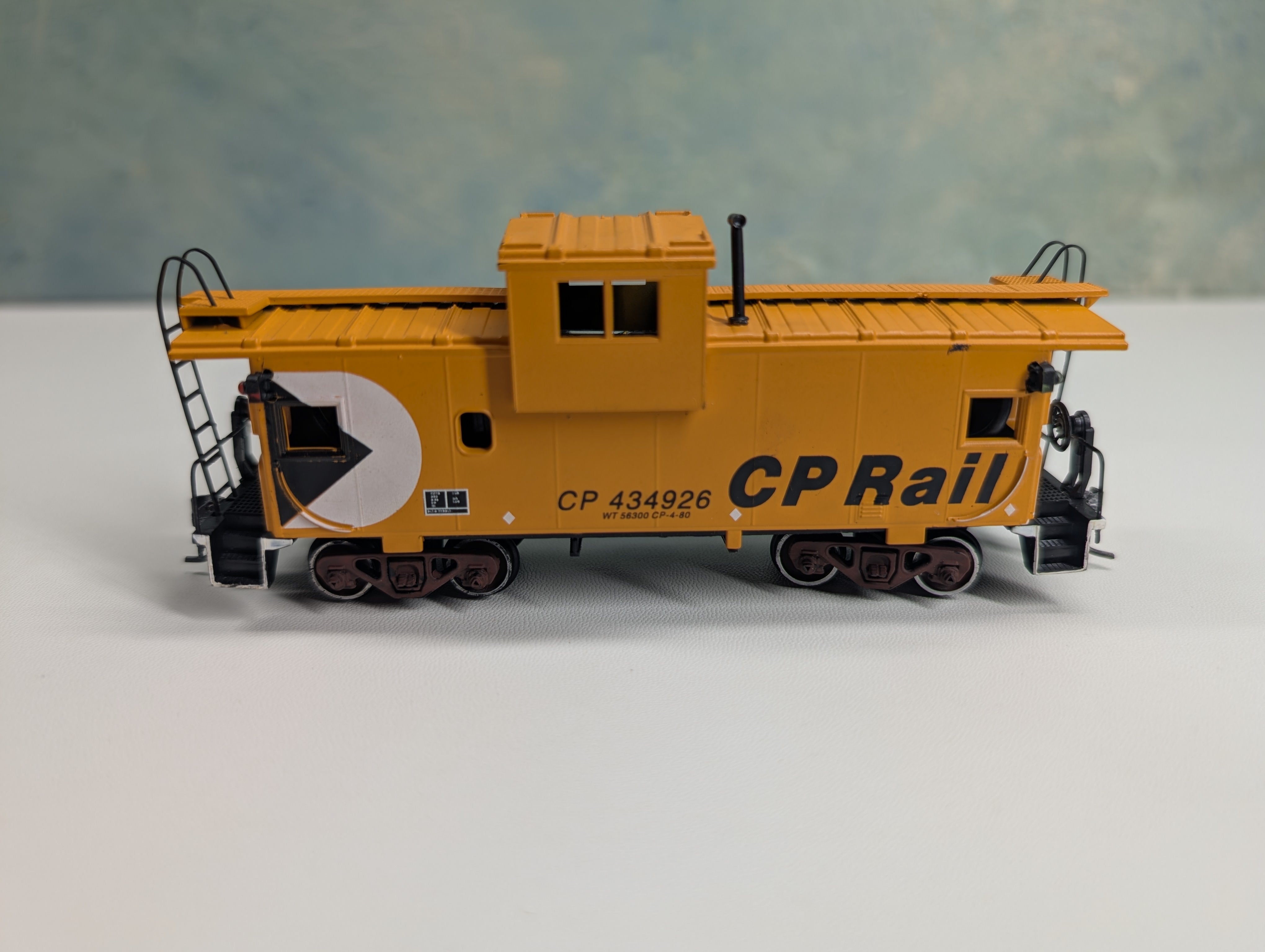 USED Athearn HO Scale Wide Vision Caboose Canadian Pacific CP #434926