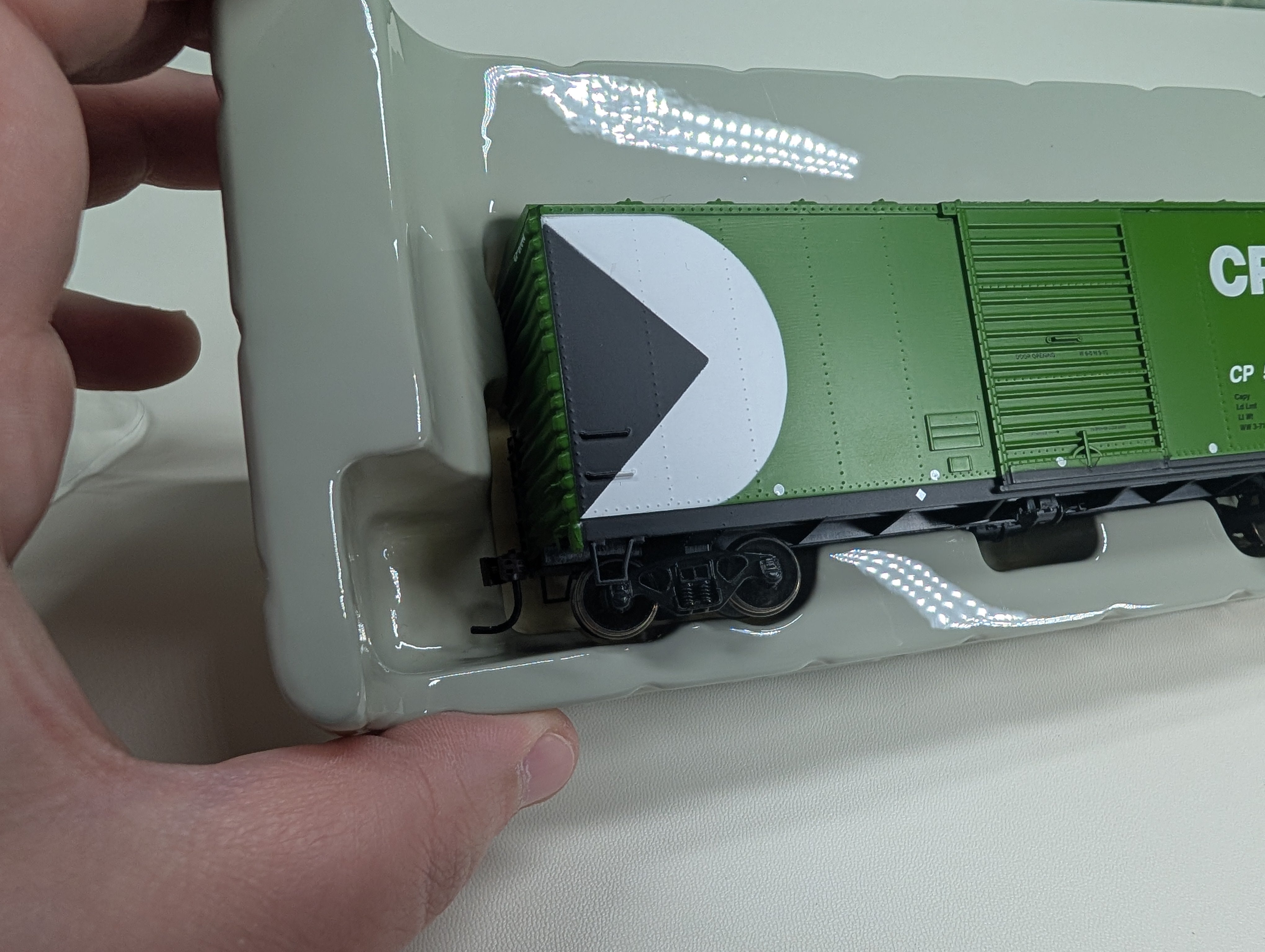 USED Athearn 70452 HO Scale 40' Modern Box Car Canadian Pacific CP #57043