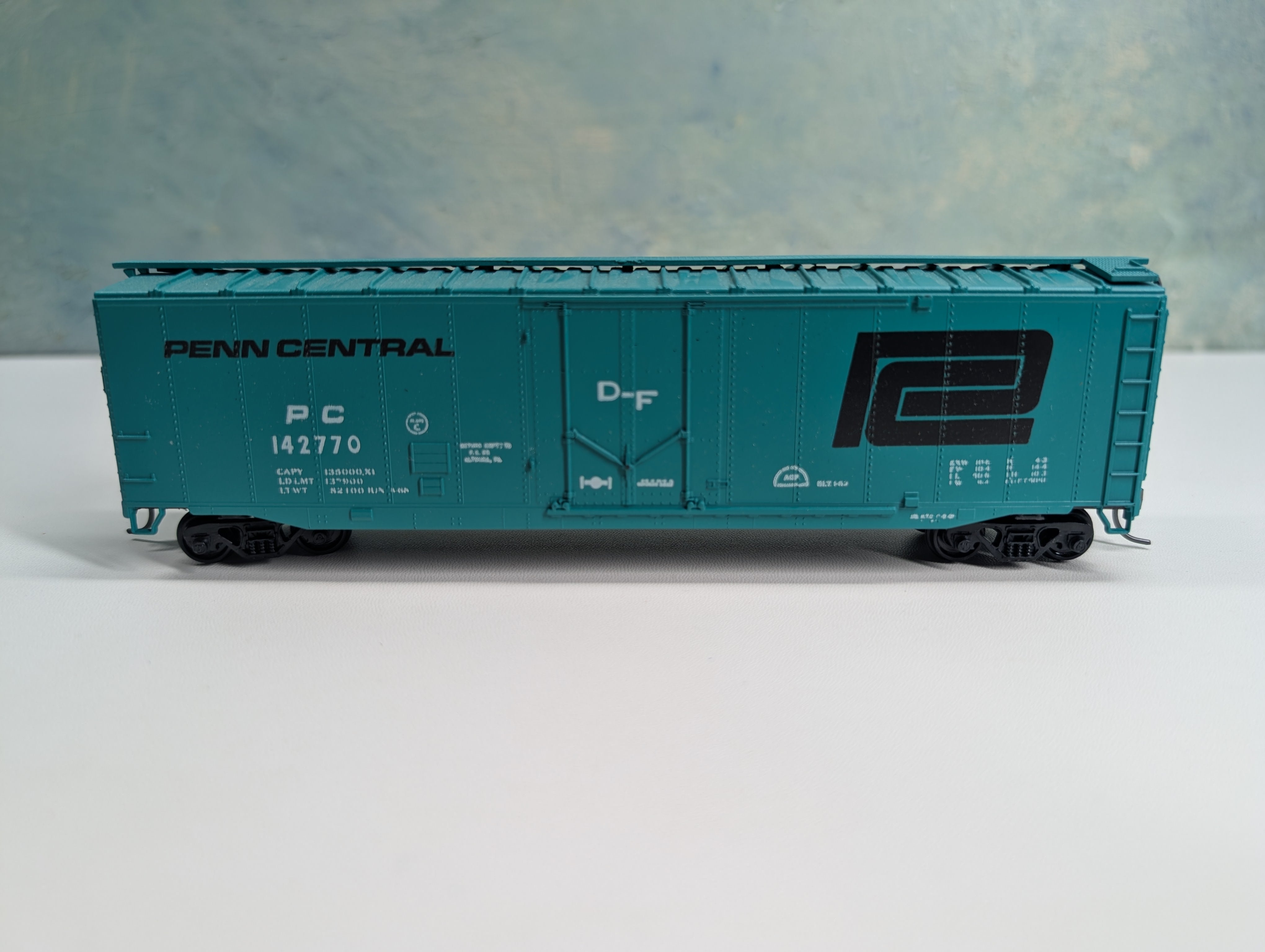 USED Athearn 1327 HO Scale 50' PD Box Car Penn Central PC #142770