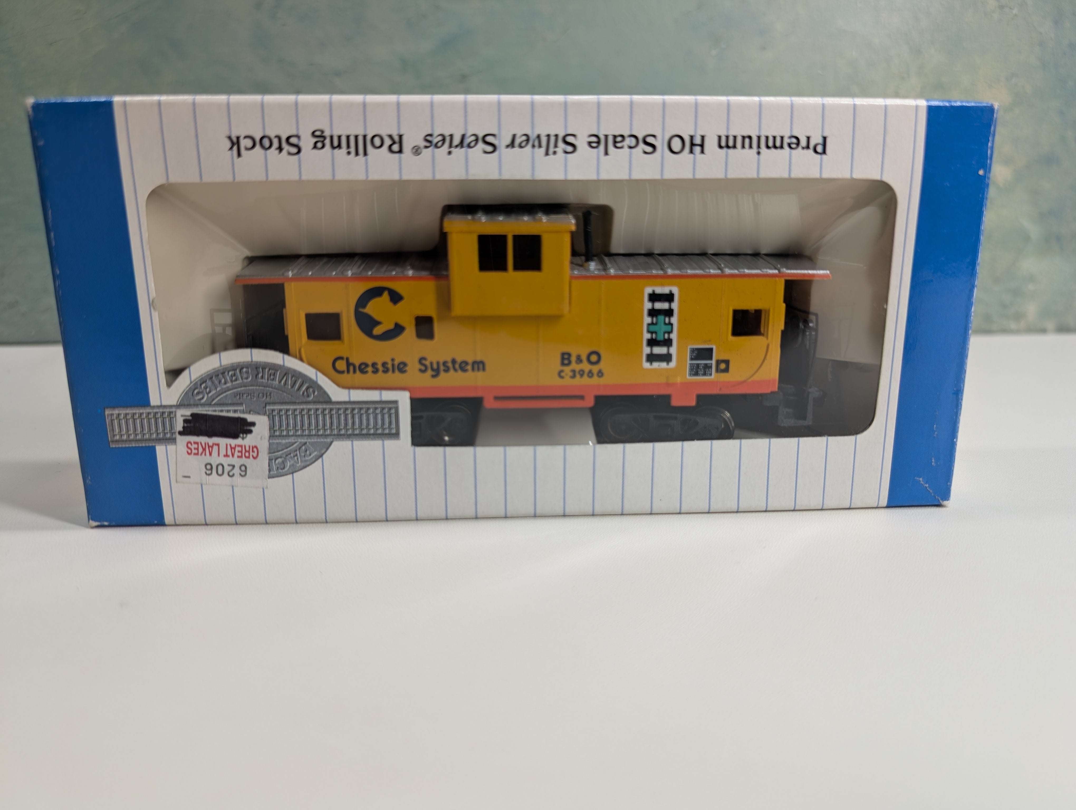 USED Bachmann 17709 HO Scale 36' Wide Vision Caboose Chessie System B&O #C-3966