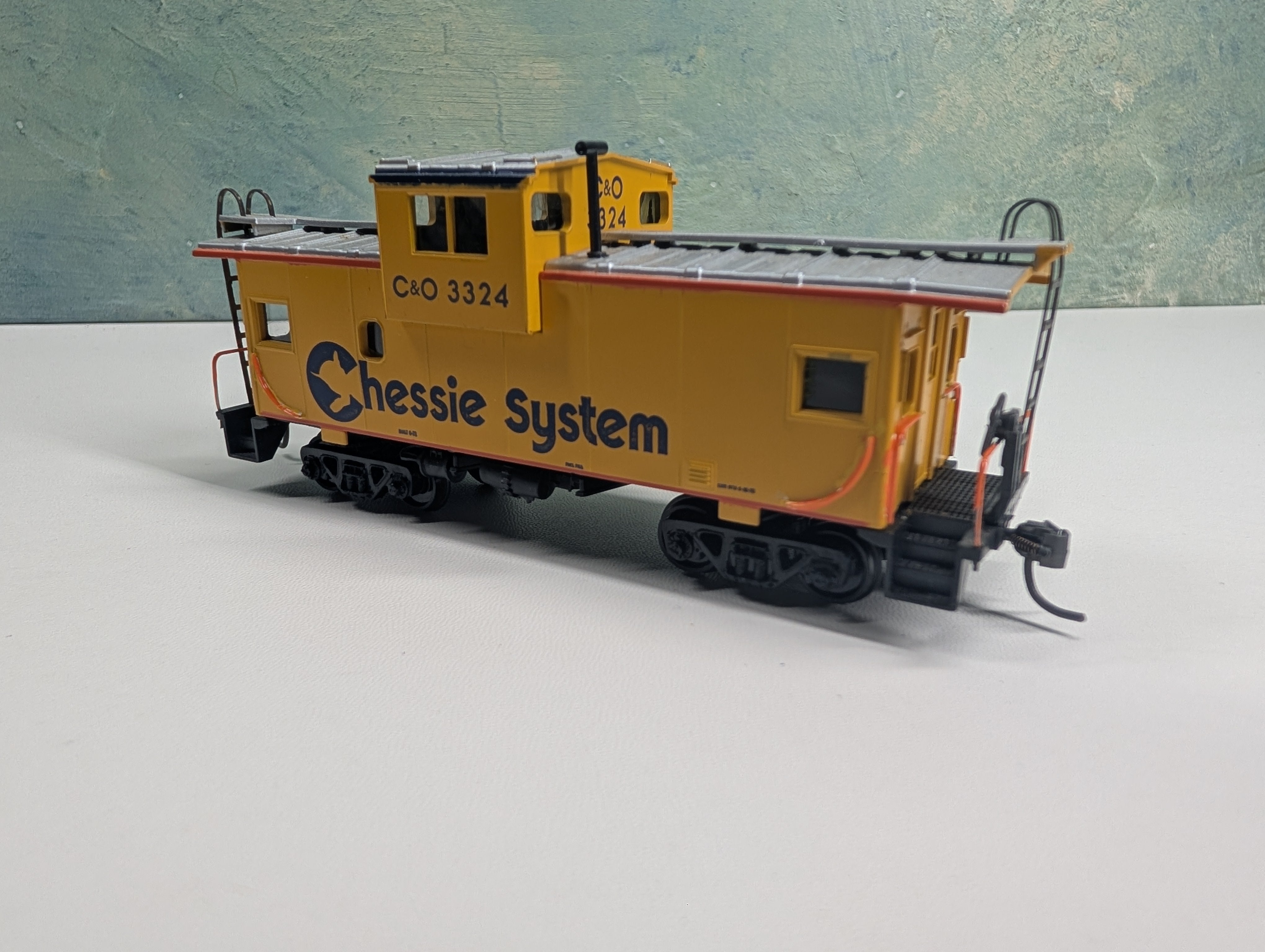 USED Athearn HO Scale Caboose Chessie System C&O #33324