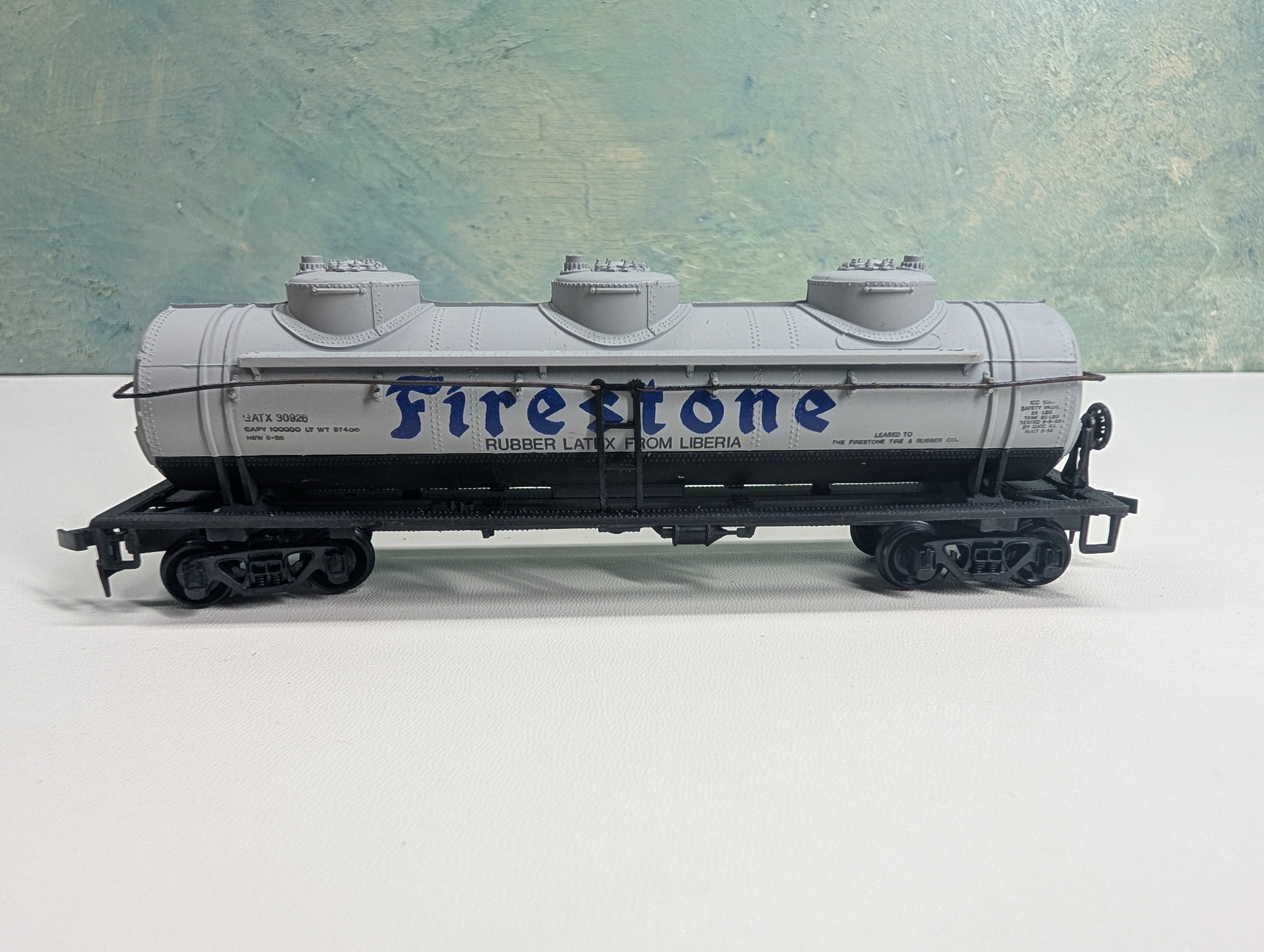 USED Bachmann HO Scale Triple Dome Tank Car Firestone GATX #30926