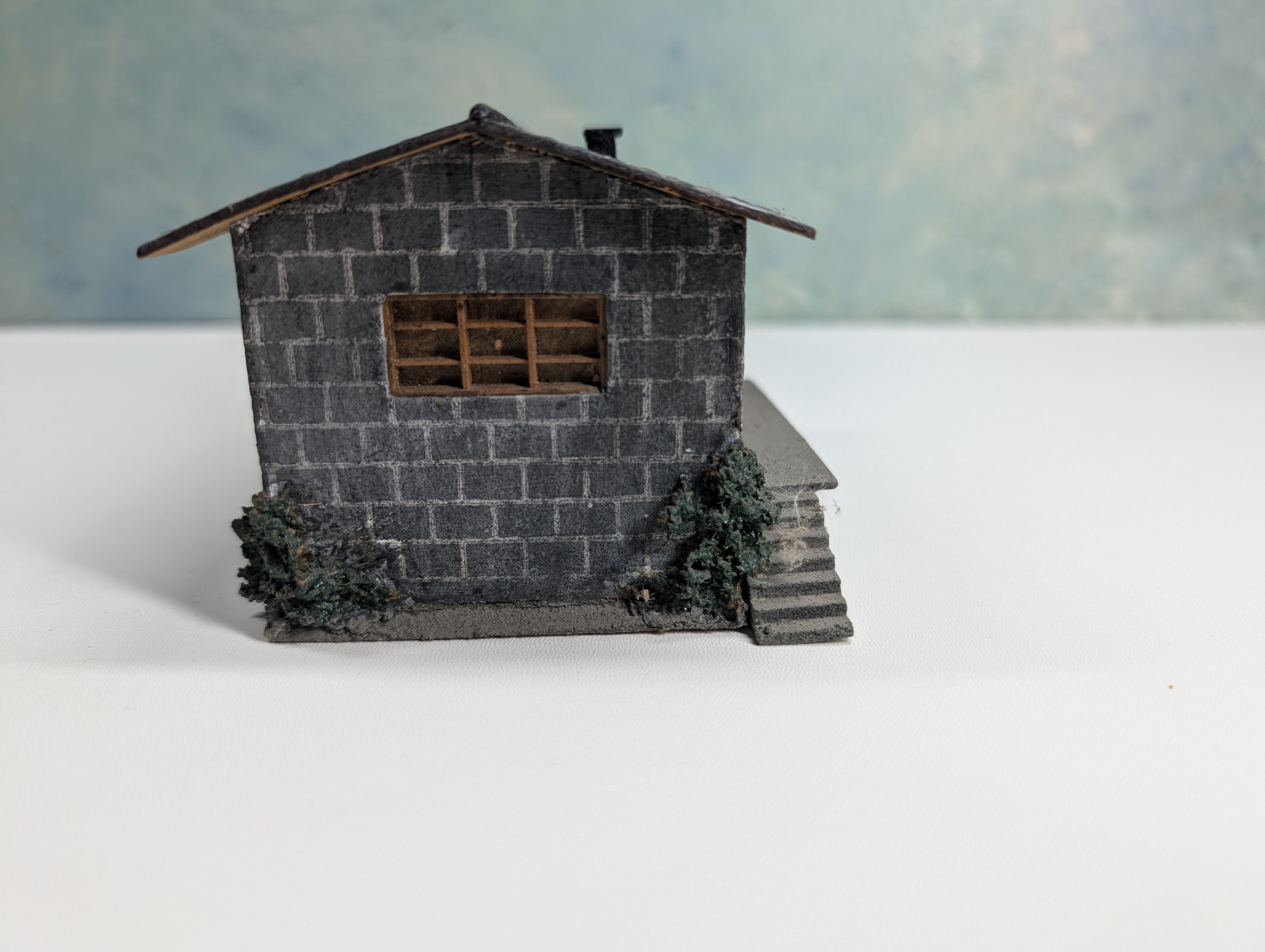 USED HO Scale Gray Brick Warehouse