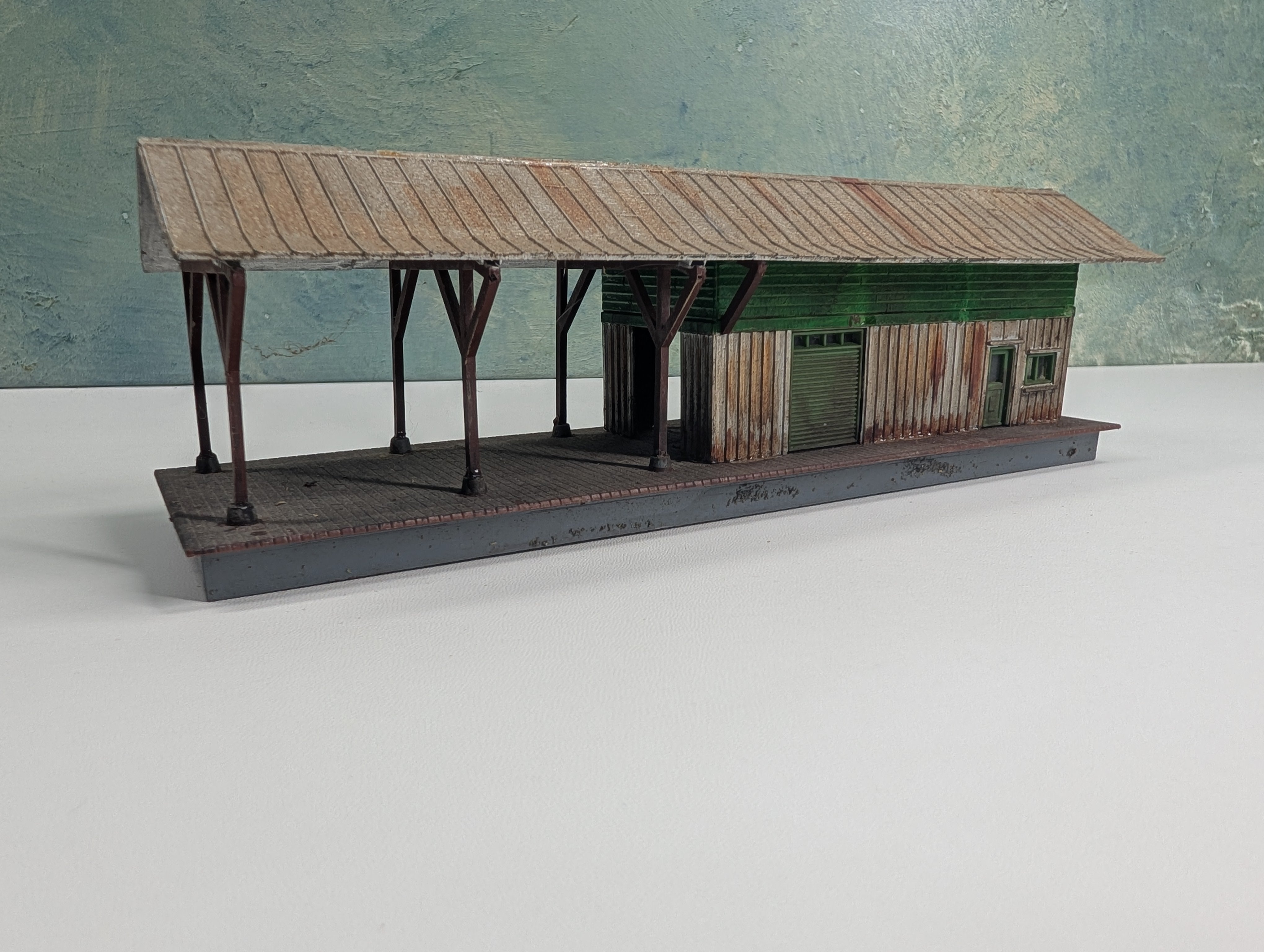 USED HO Scale Freight Station w/ Platform Weathered