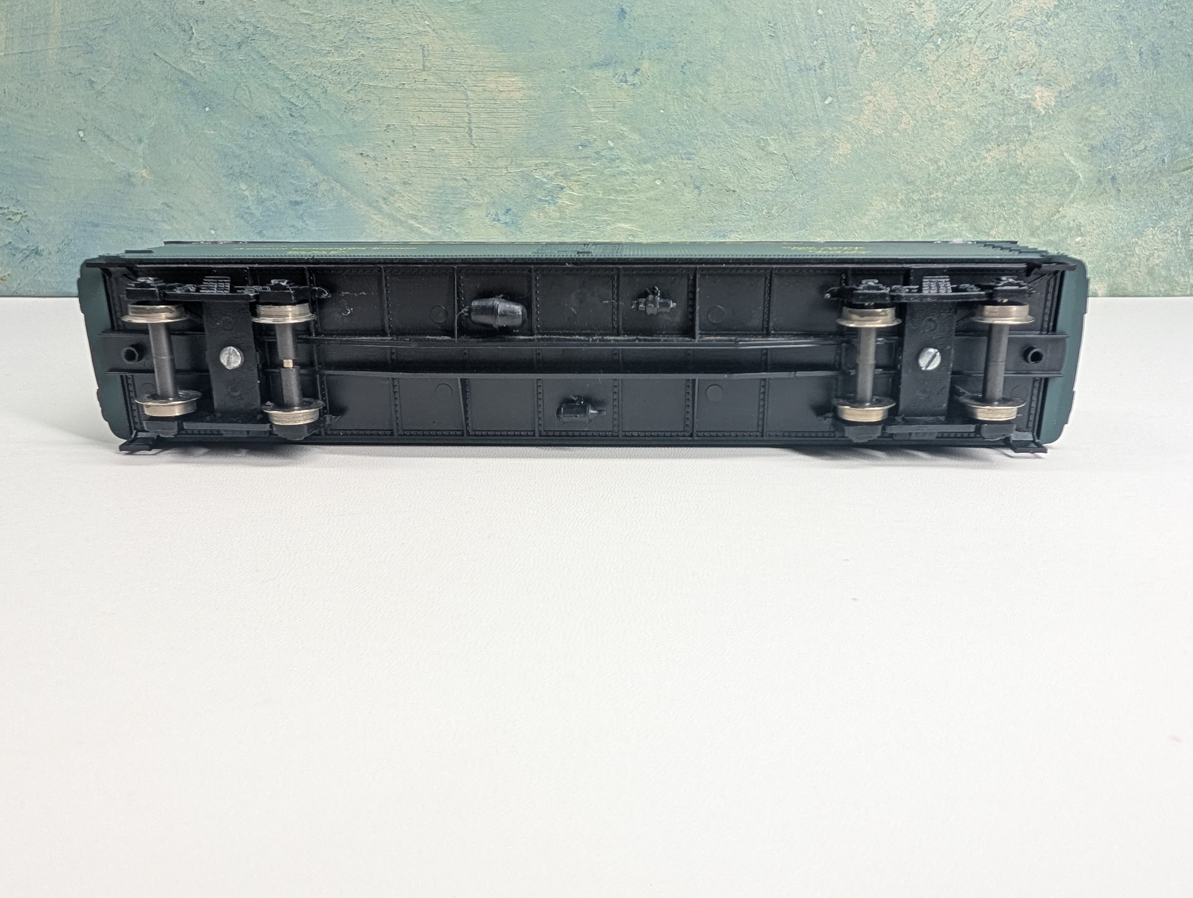 USED Roundhouse HO Scale 50' Express Reefer Box Car New York Central NYC #6087 Metal Wheels